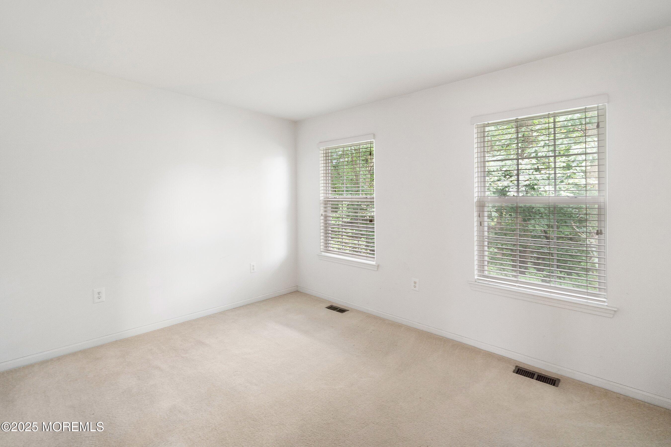 39 W Aspen Way, Aberdeen, NJ, 07747 image 17