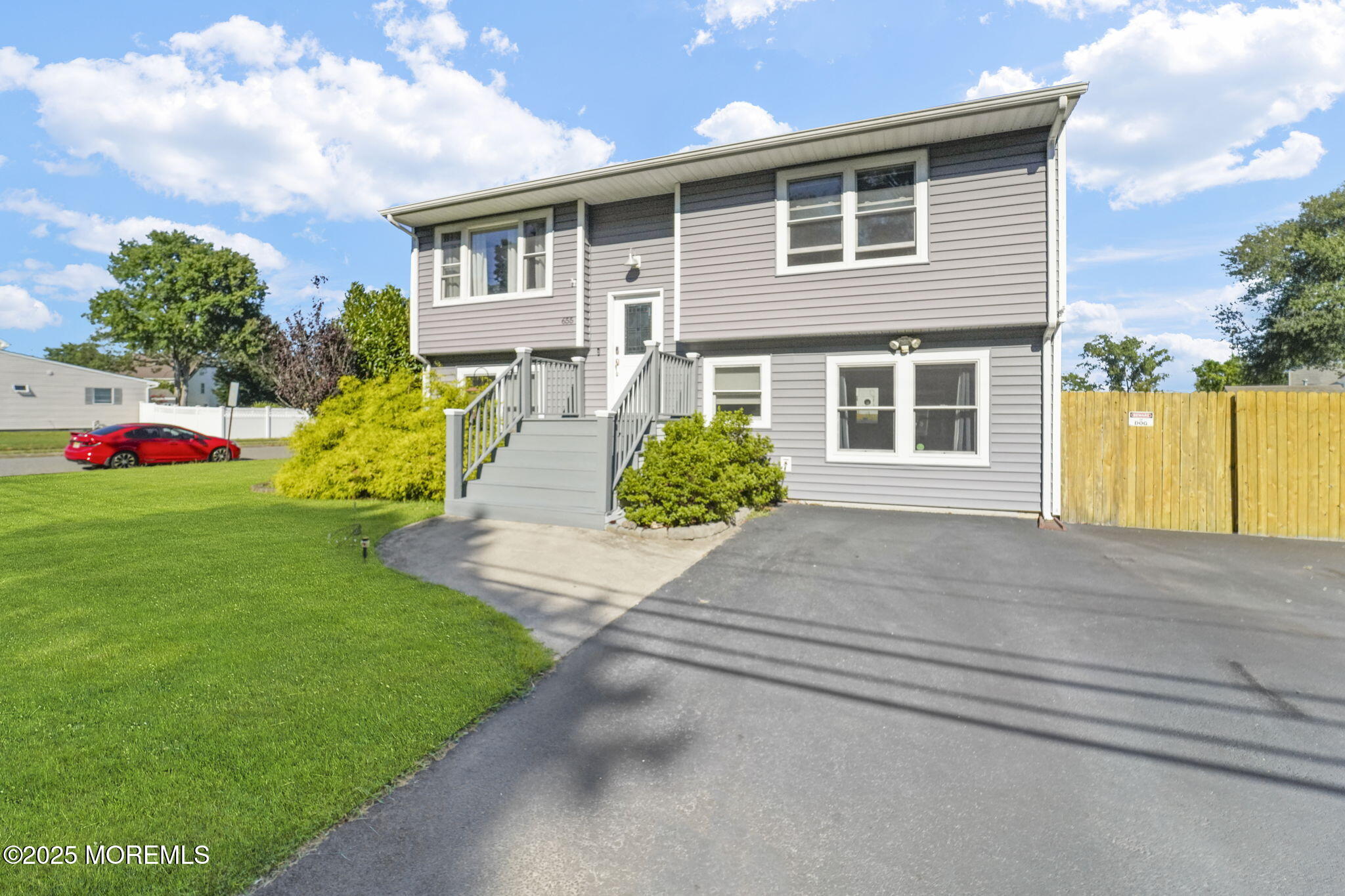 655 Garfield Avenue Image 4