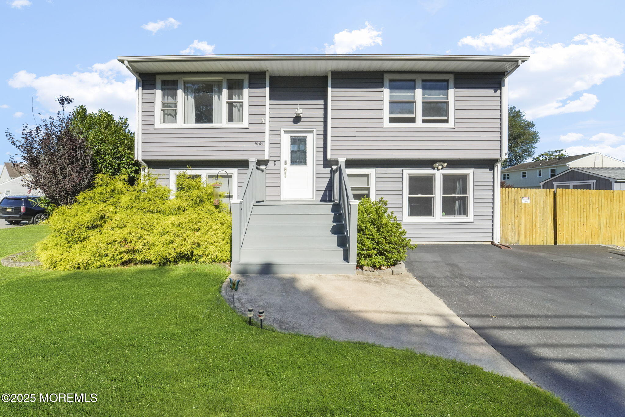 655 Garfield Avenue Image 3