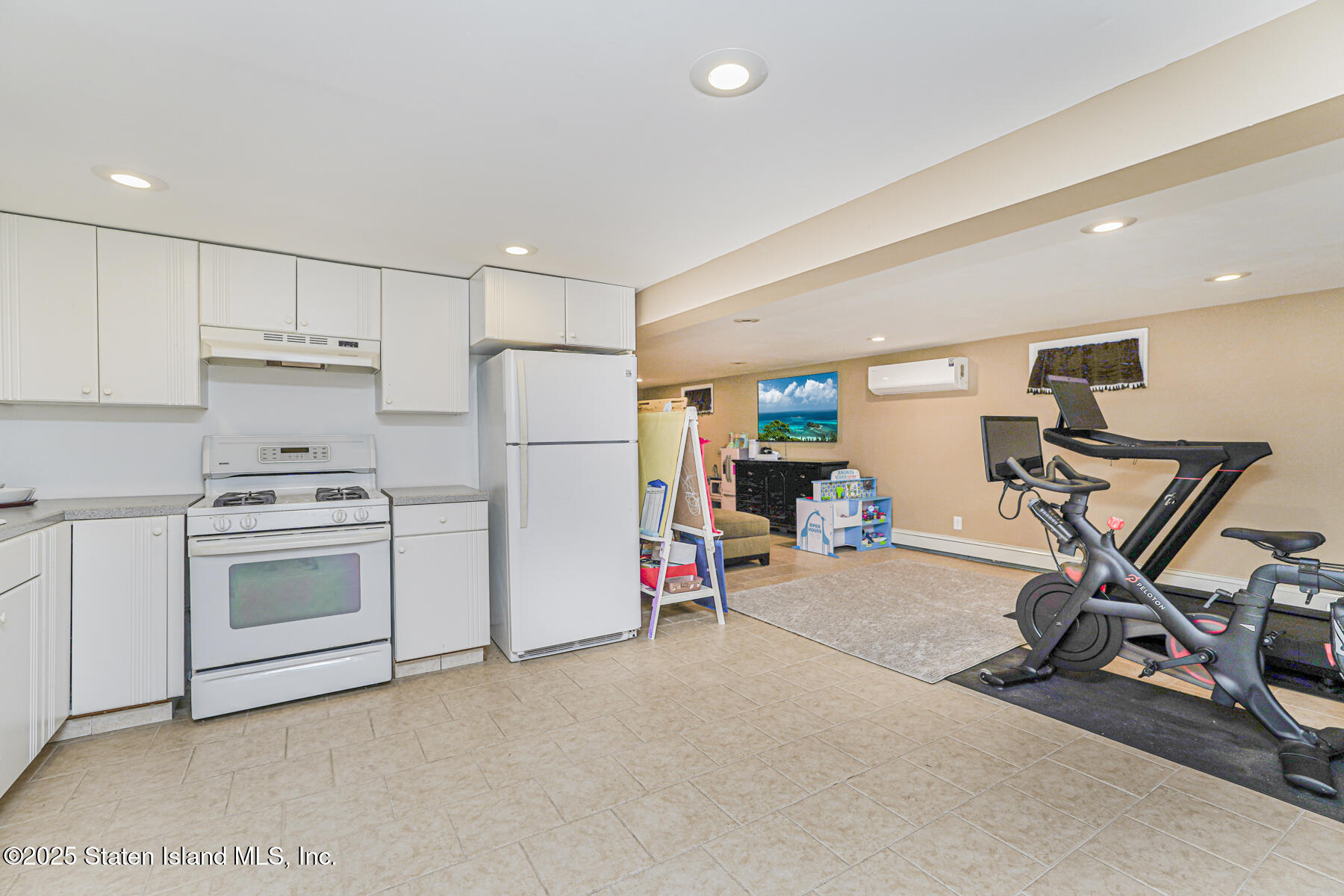 82 Woods Of Arden Road, Staten Island, NY, 10312 image 23