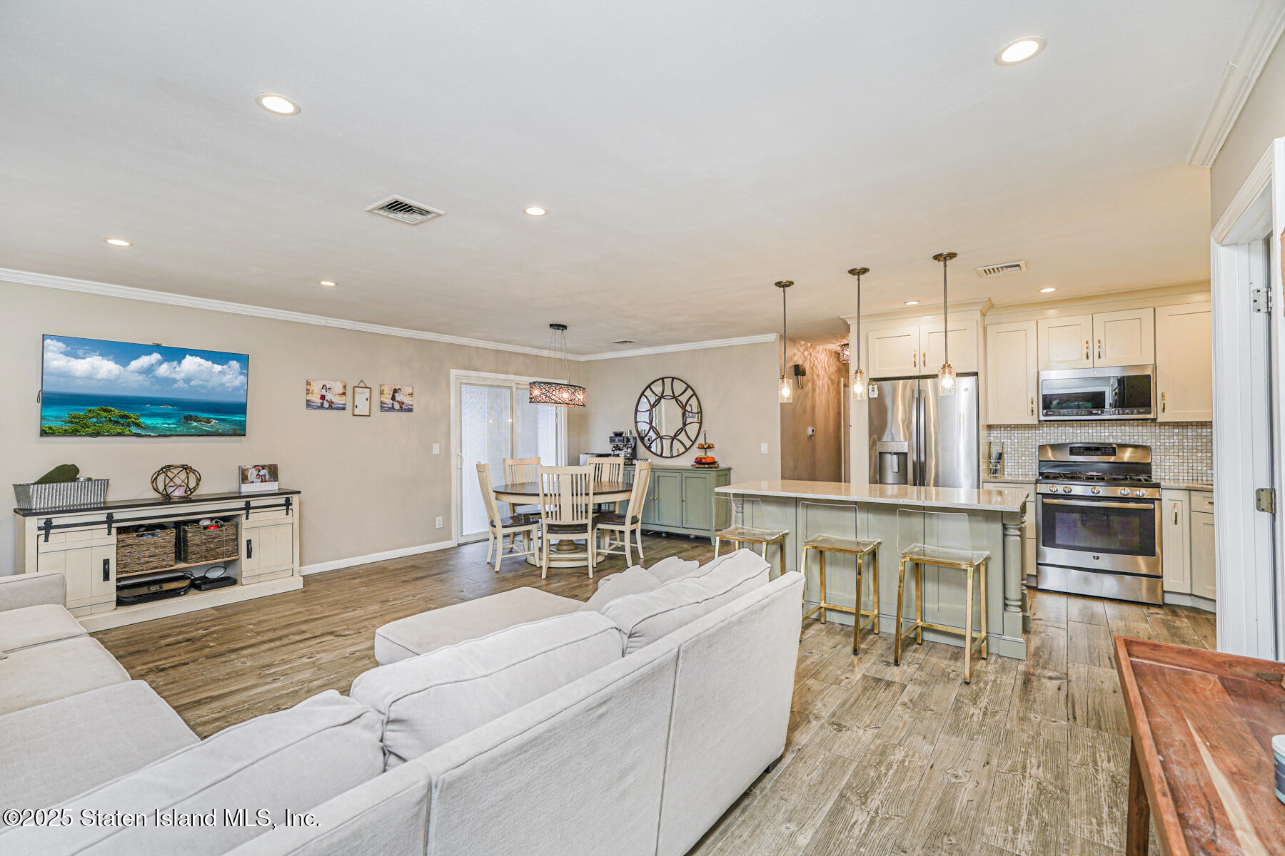 82 Woods Of Arden Road, Staten Island, NY, 10312 image 6