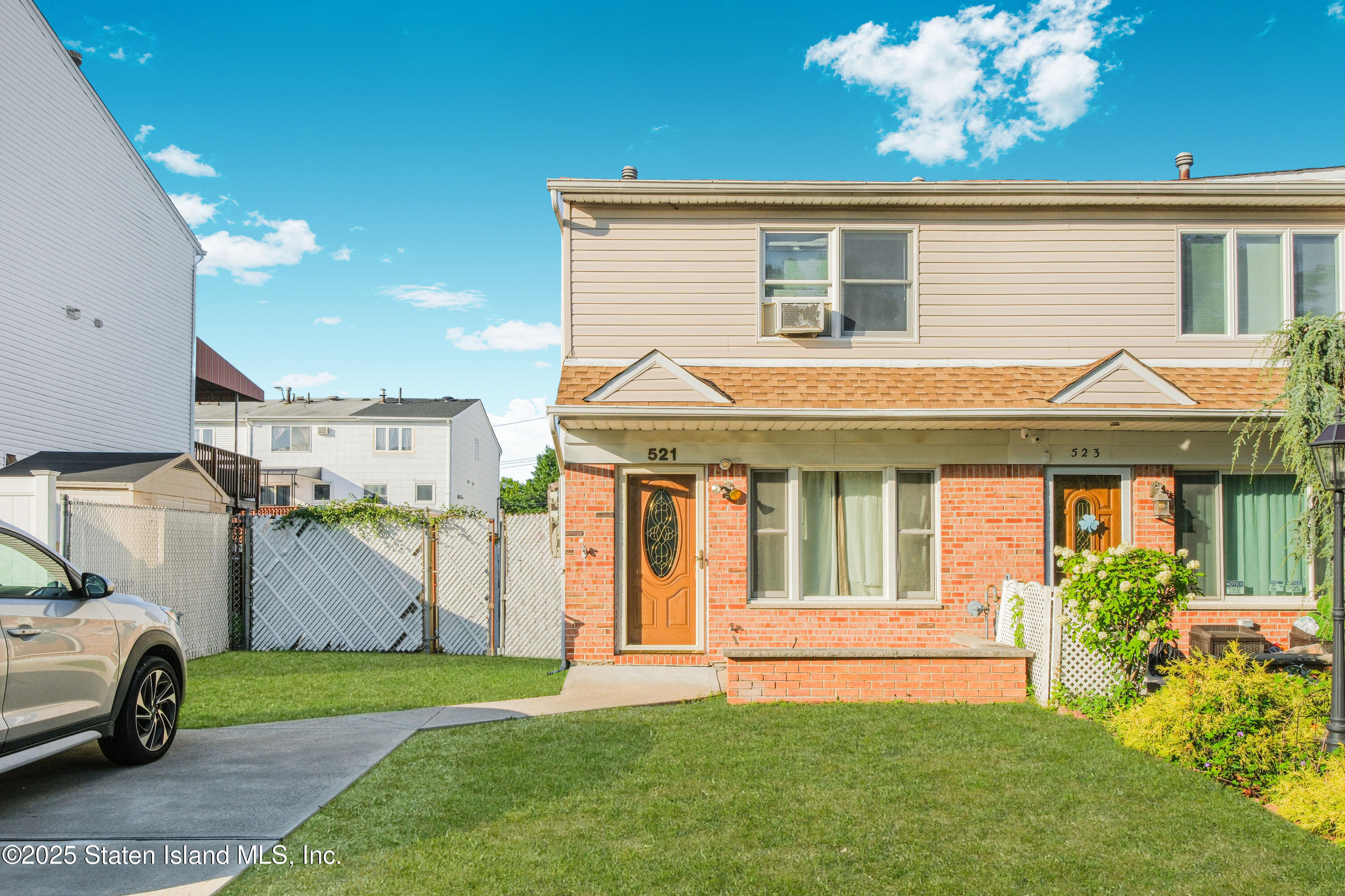 521 Buel Avenue Image 2