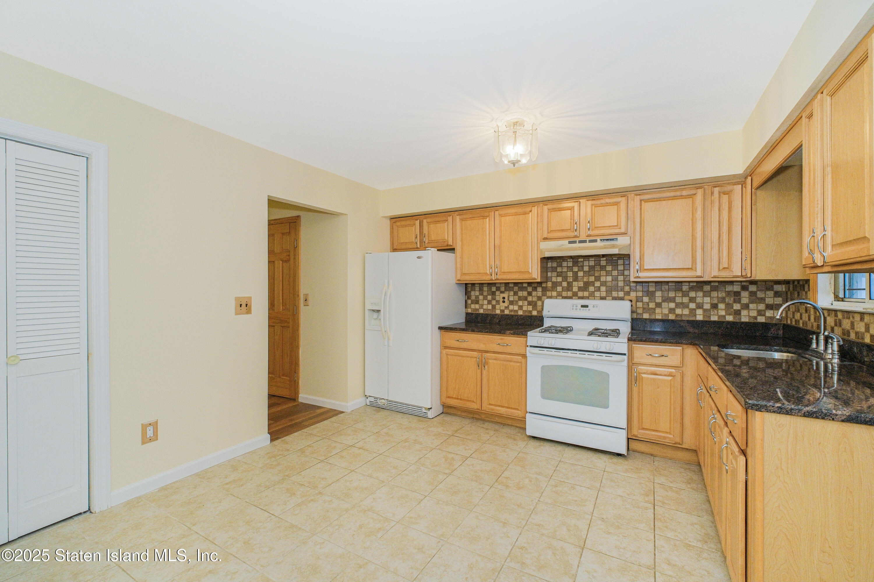 521 Buel Avenue, Staten Island, NY, 10305 image 12