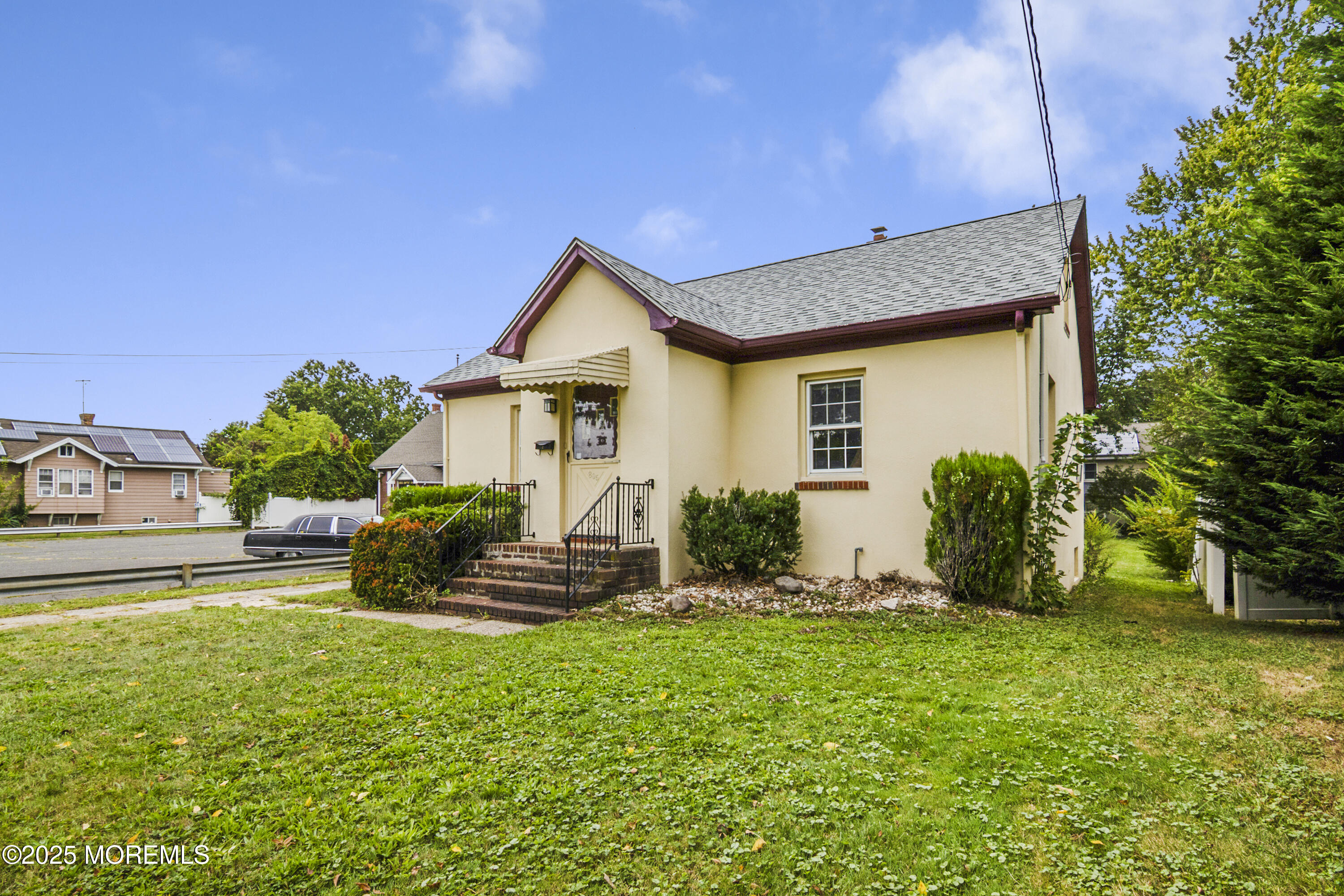 805 King George Road Image 2