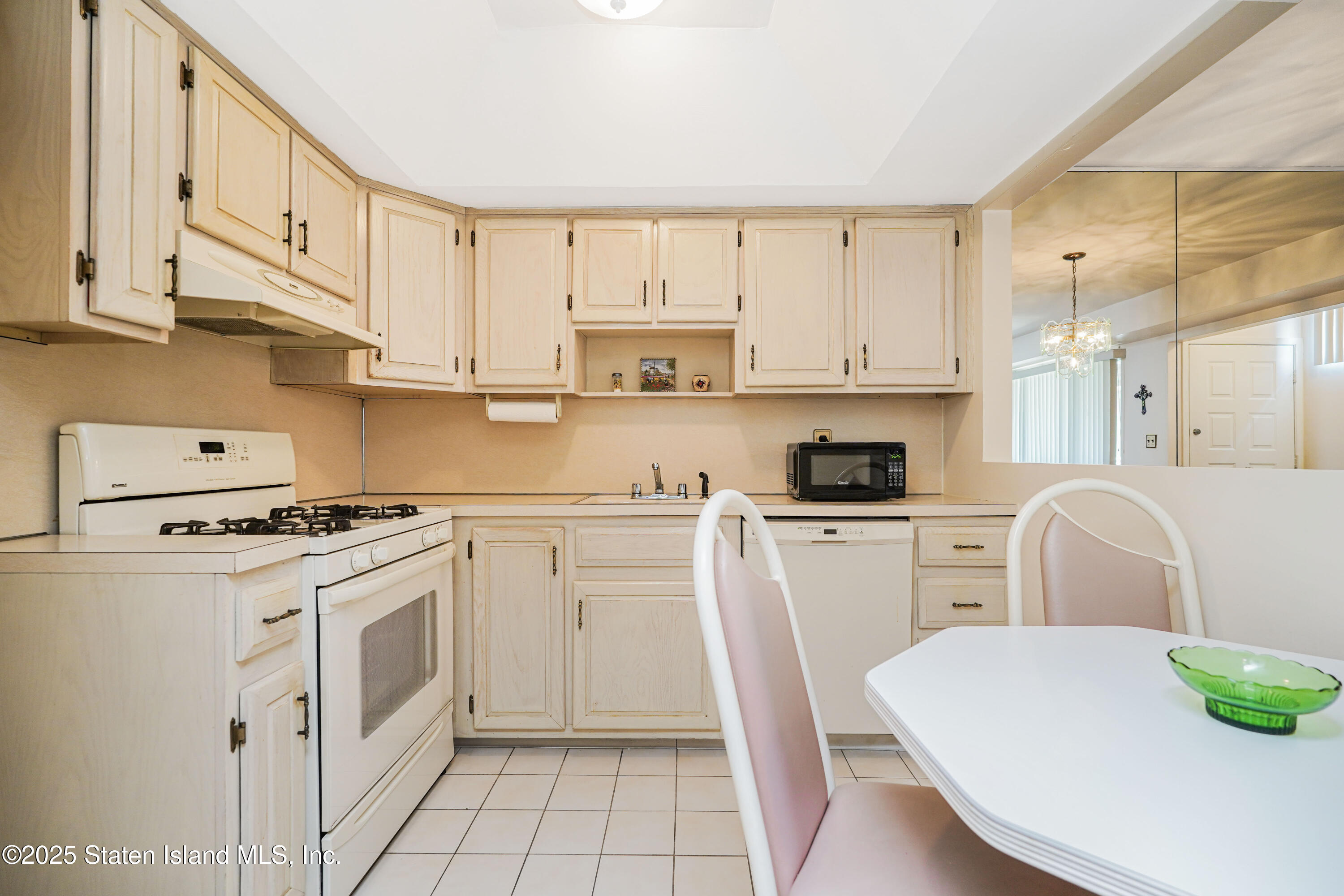 34 Regis Drive Image 4