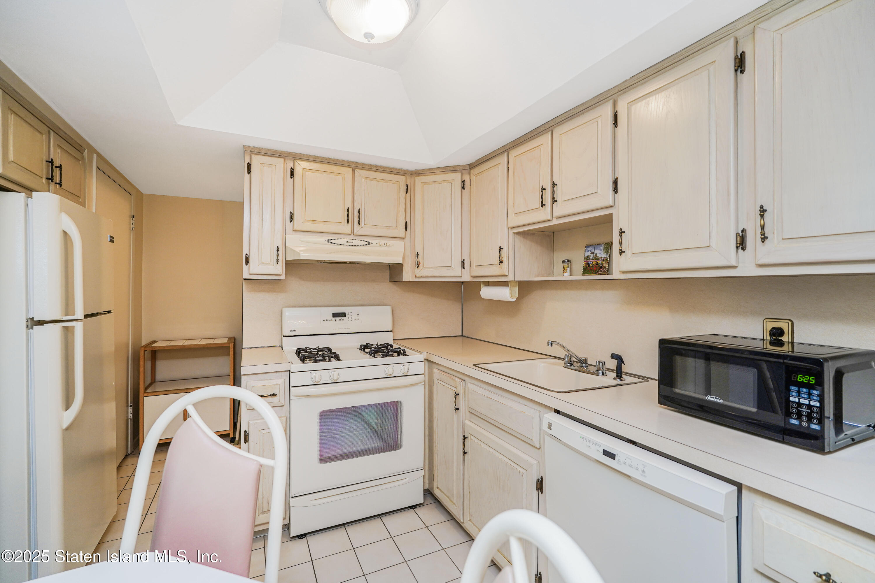 34 Regis Drive Image 5