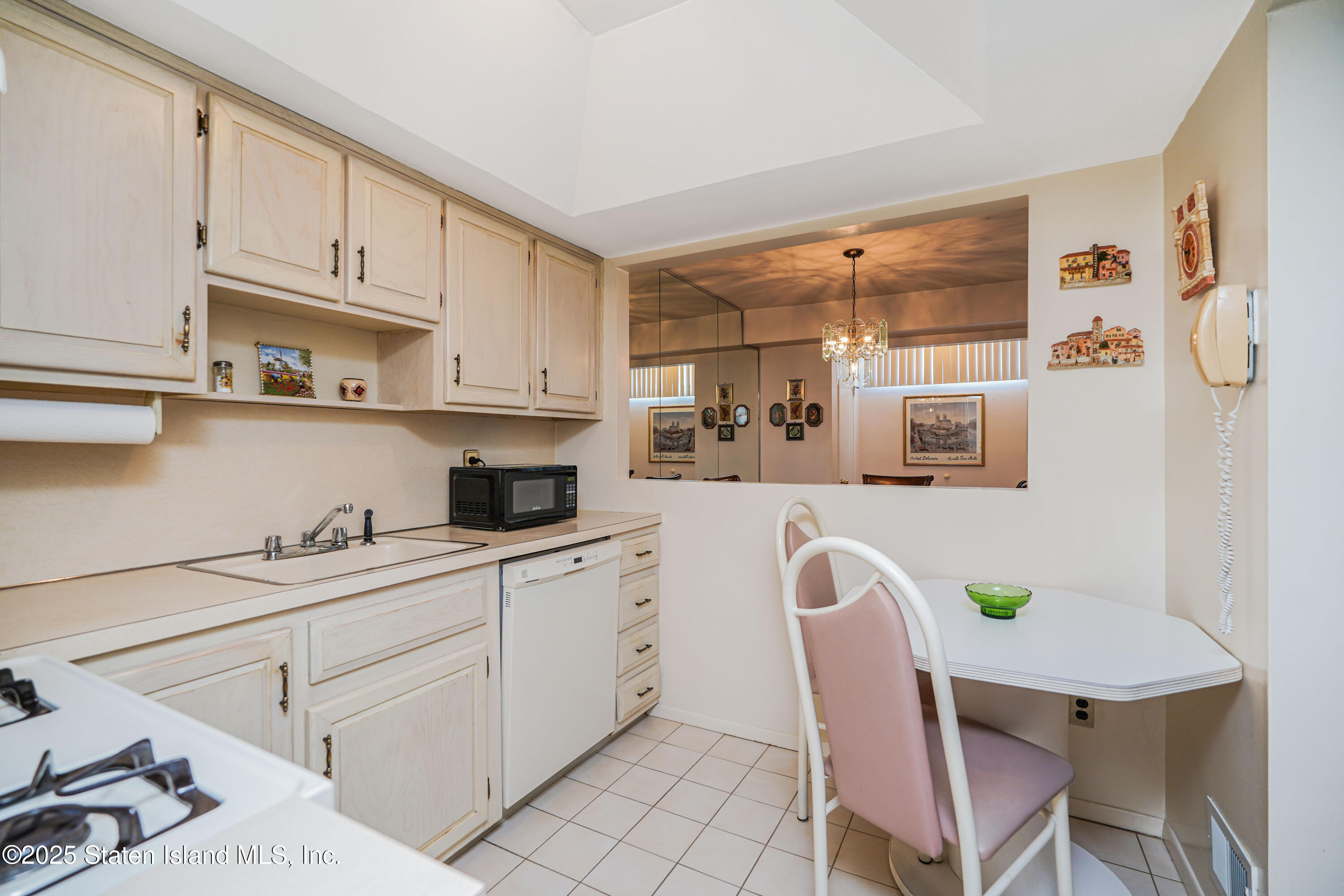 34 Regis Drive, Staten Island, NY, 10314 image 6