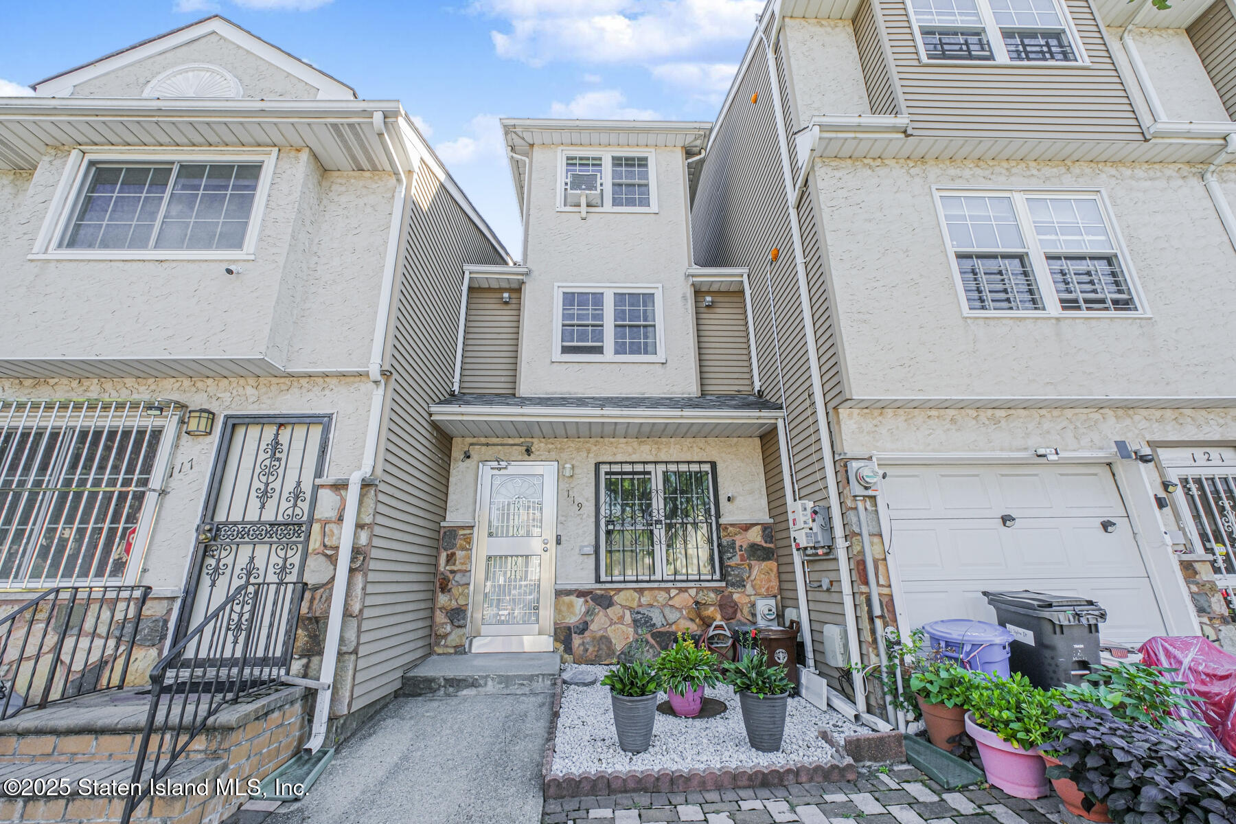 119 Skyline Drive, Staten Island, NY, 10304
