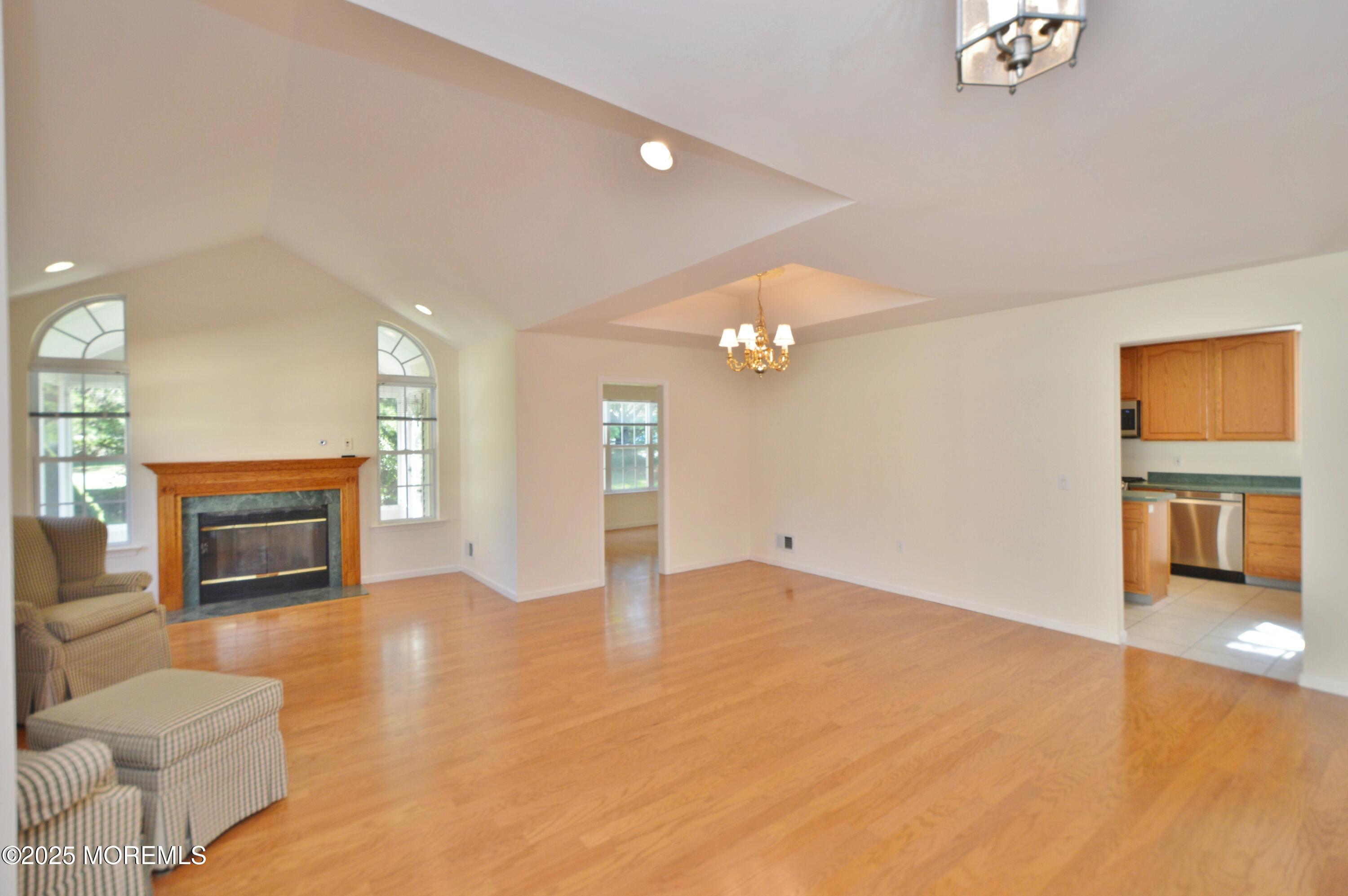 2976 Fieldcrest Lane Image 3