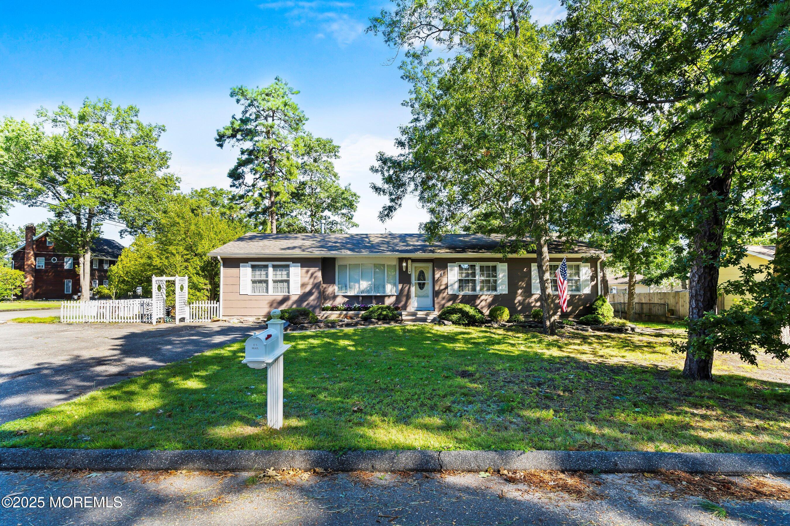 1914 Serpentine Drive Image 2