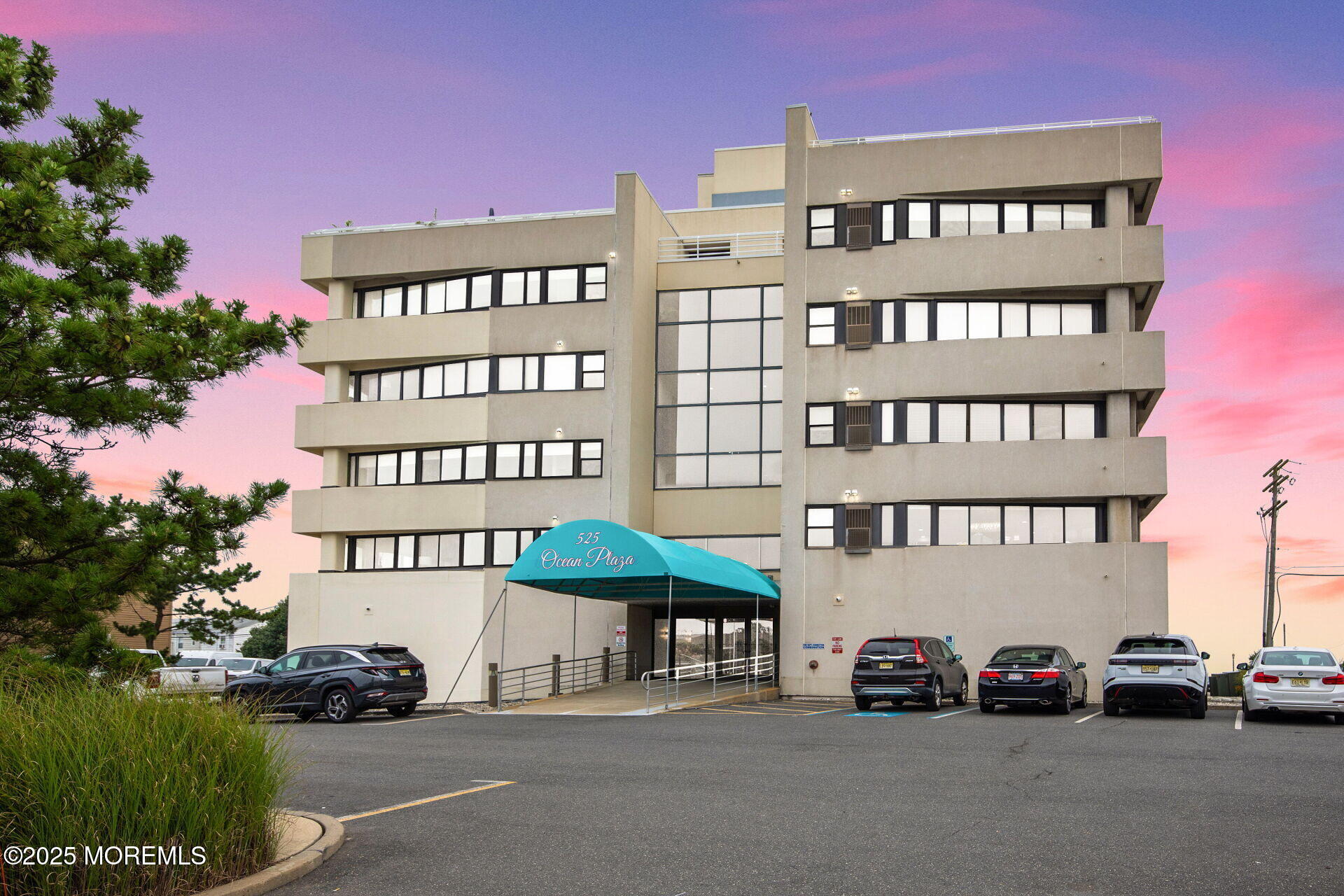 525 Ocean Boulevard 206 Image 4