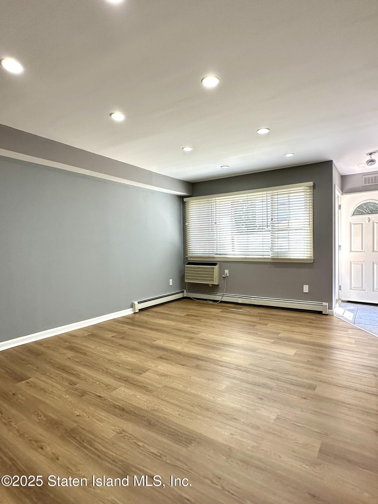8 Croft Court Image 4