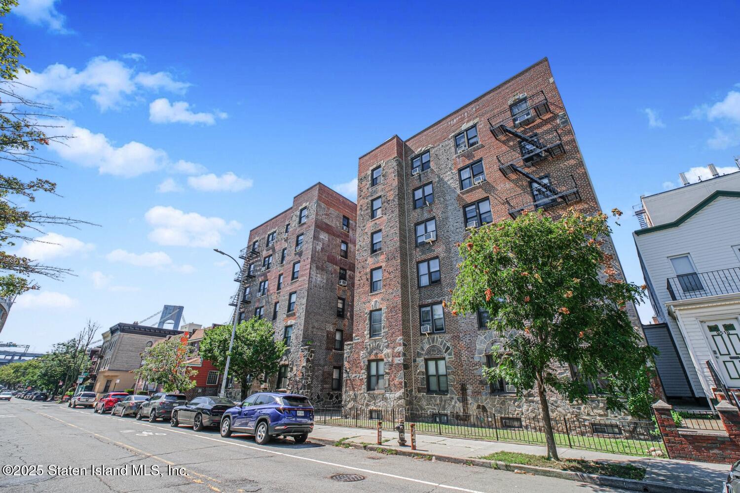 9524 Fort Hamilton Parkway 105, Brooklyn, NY, 11209