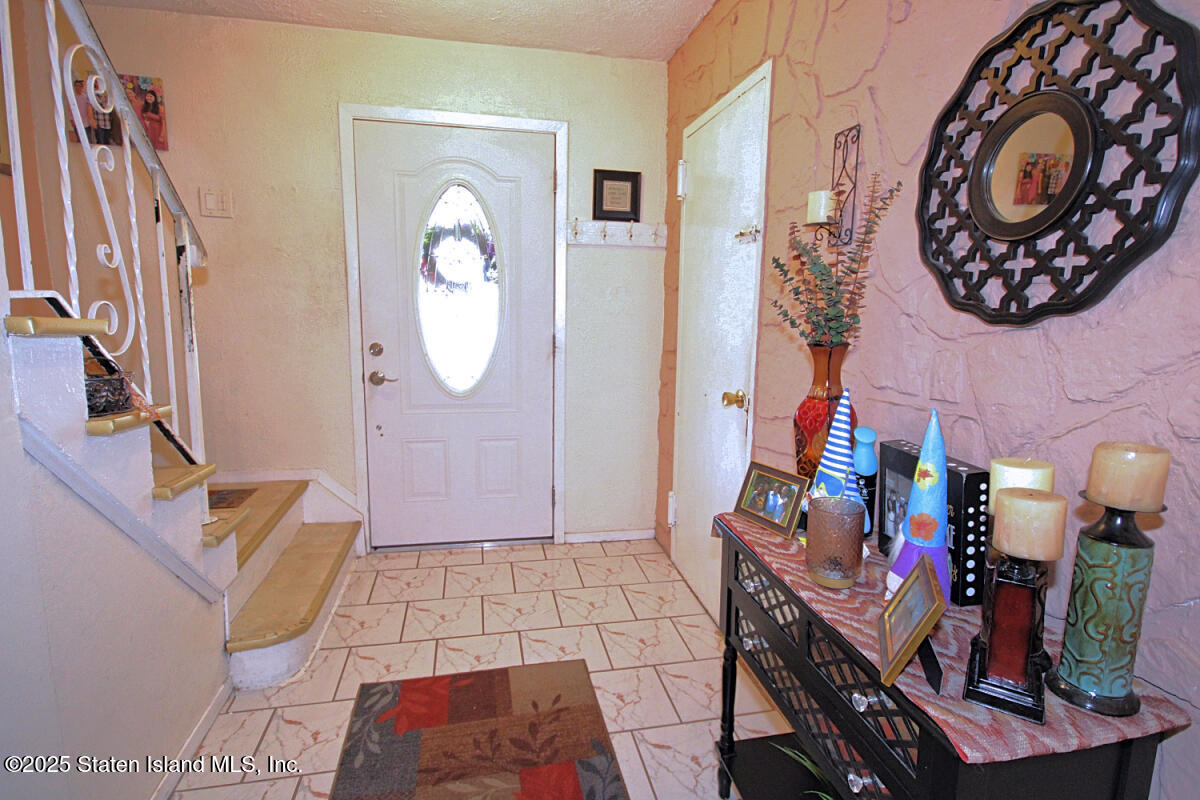 3 Gold Avenue Image 4