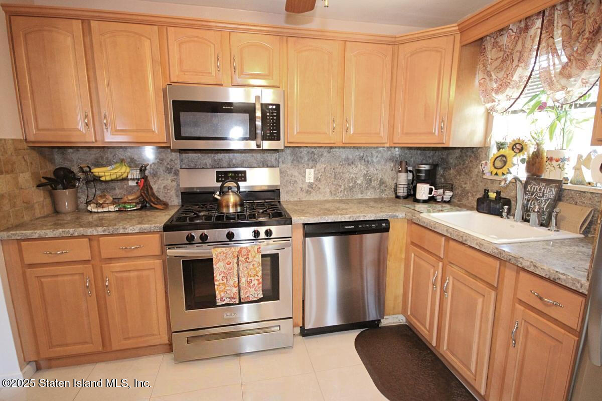 3 Gold Avenue, Staten Island, NY, 10312 image 20