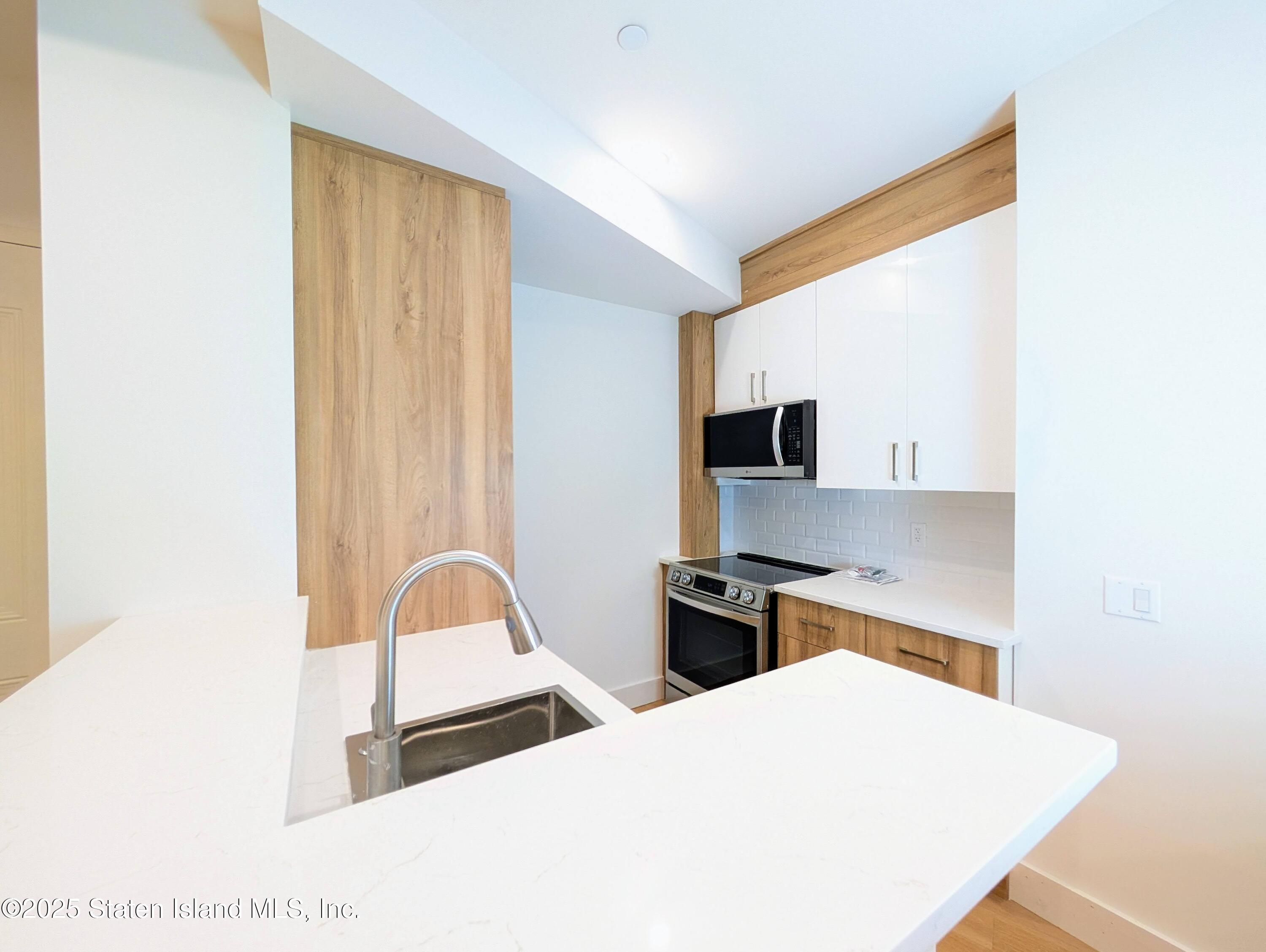 3865 Amboy Road 2f, Staten Island, NY, 10308