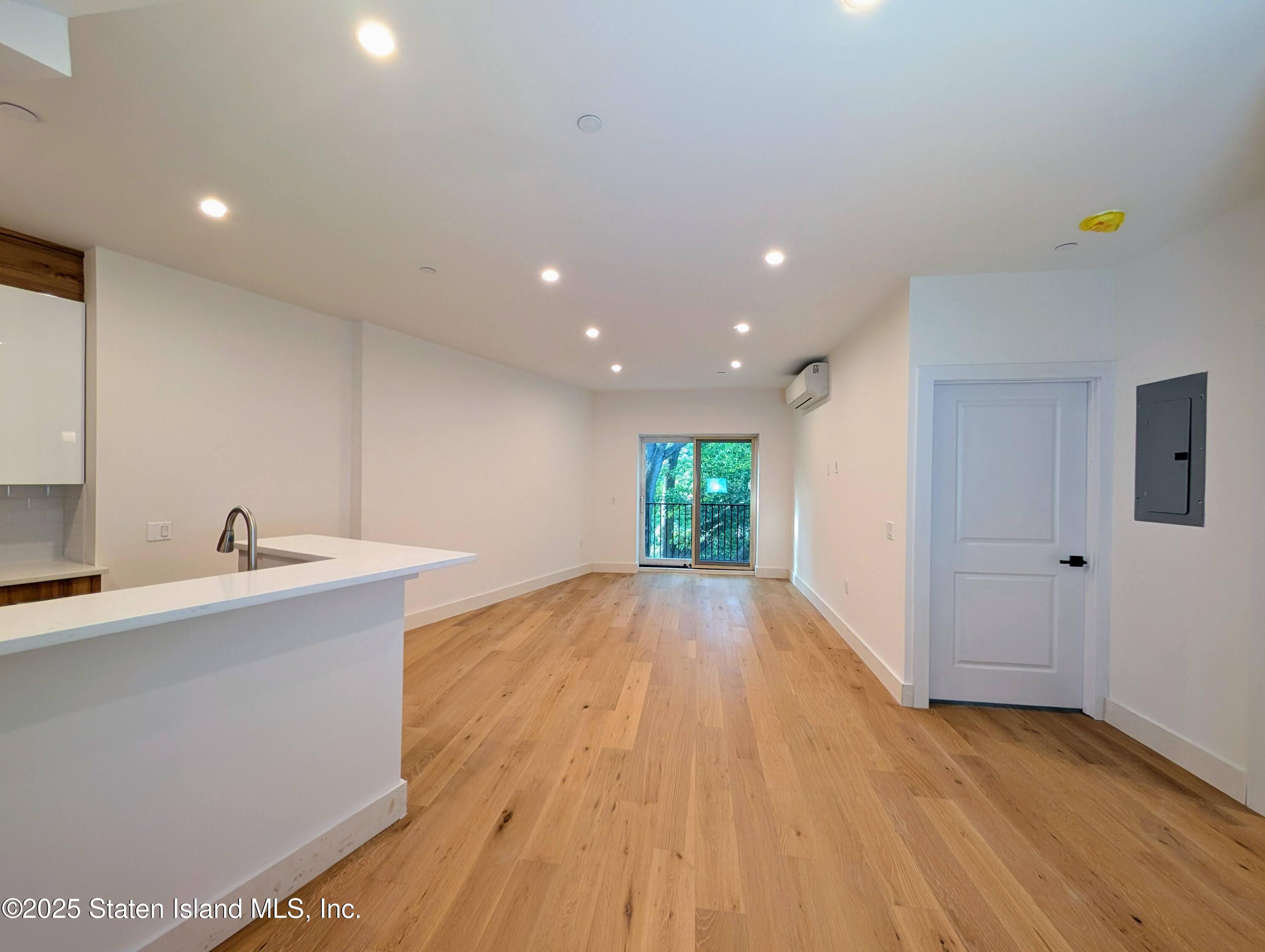 3865 Amboy Road 2f Image 3