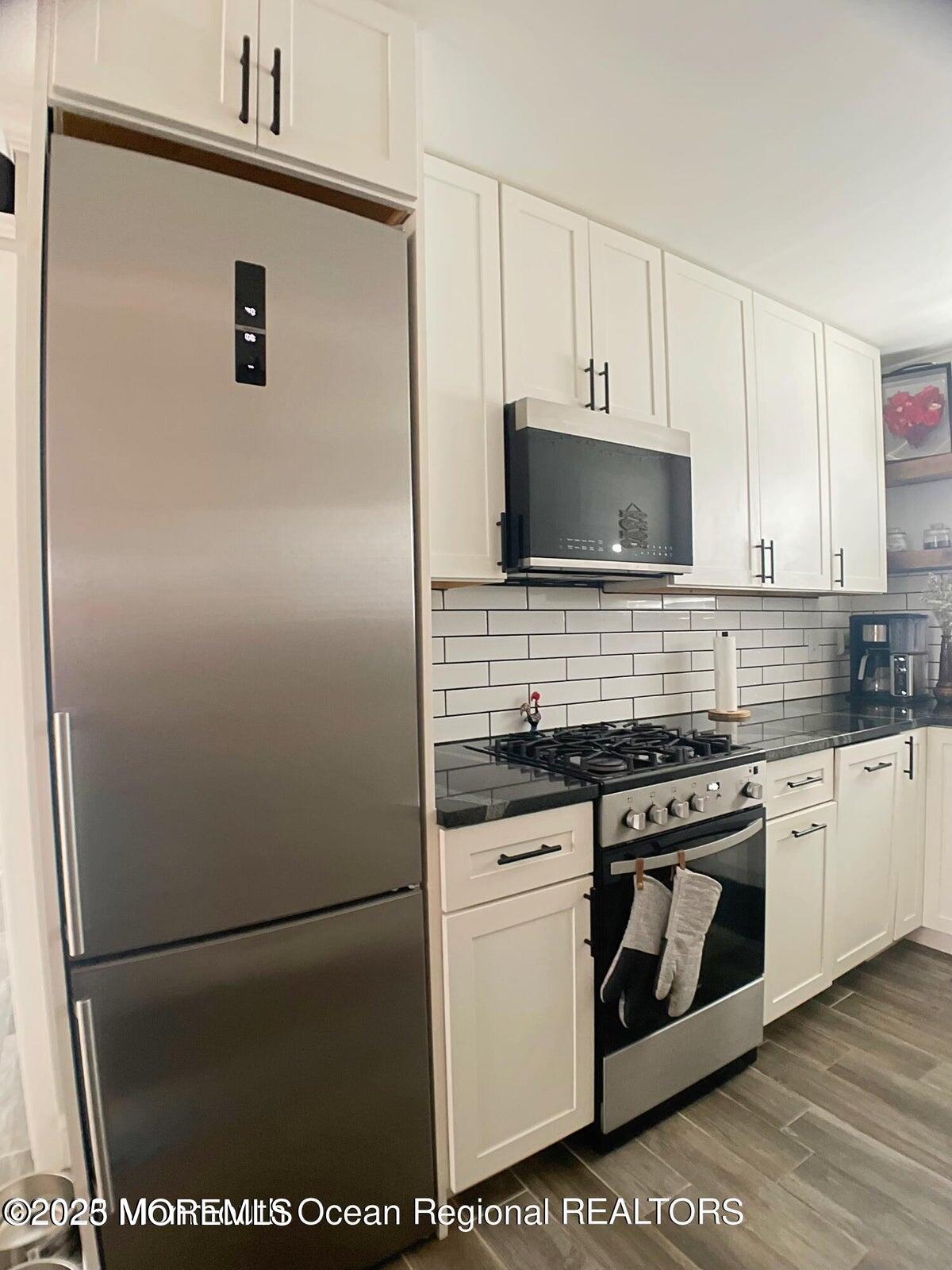 455 Ocean Boulevard 20 Image 5