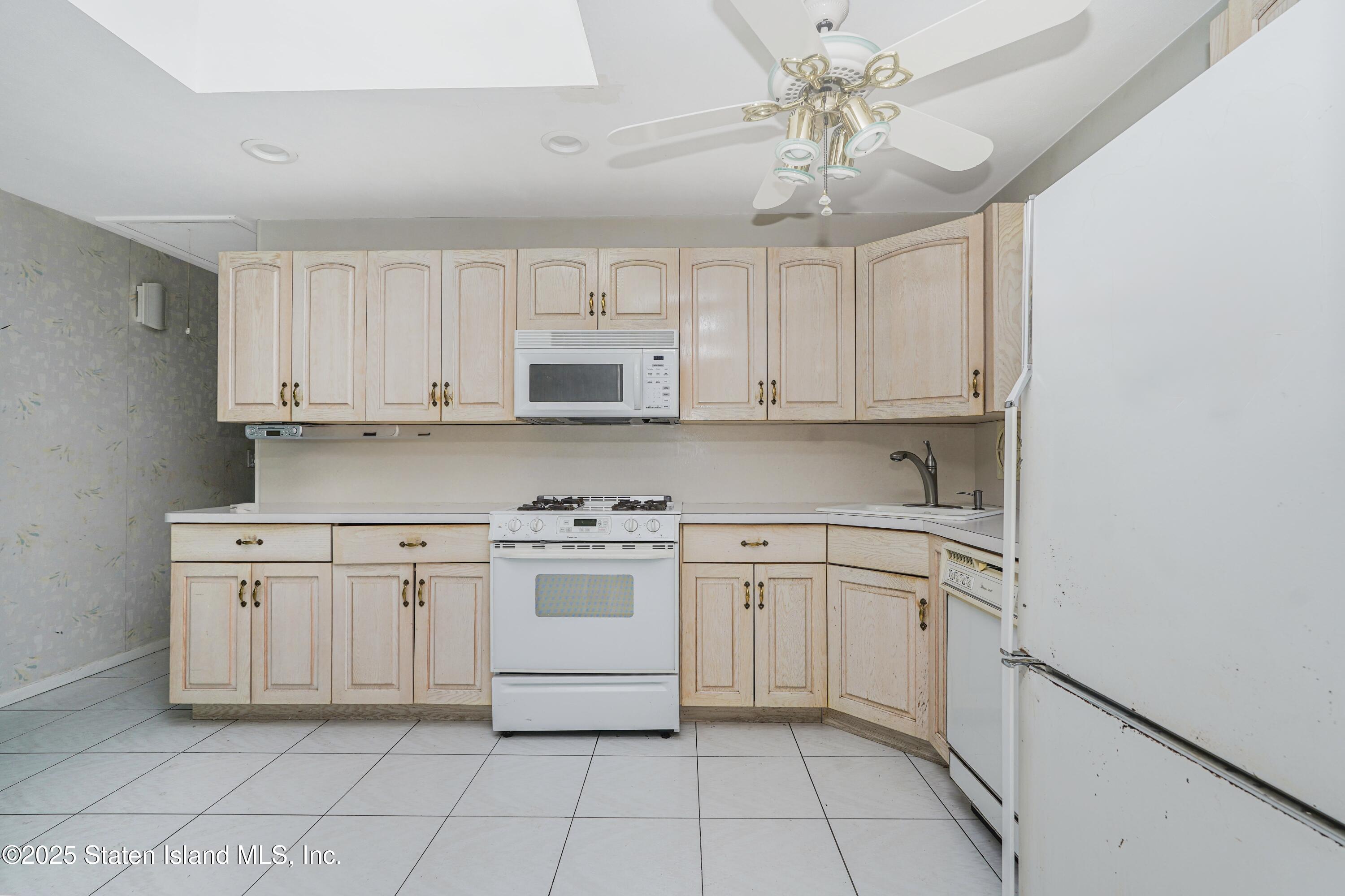 276 Fairbanks Avenue Image 4