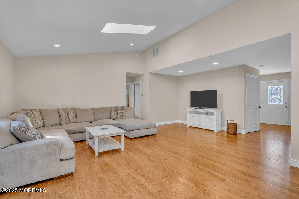 978 Linden Avenue, Brick, NJ, 08723 image 8