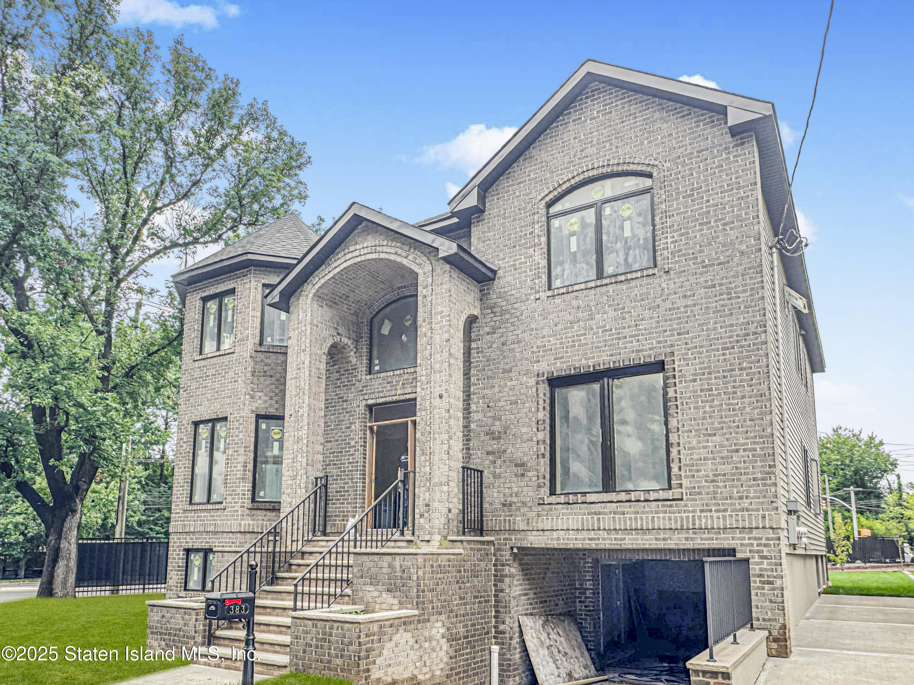 383 Philip Avenue Image 2