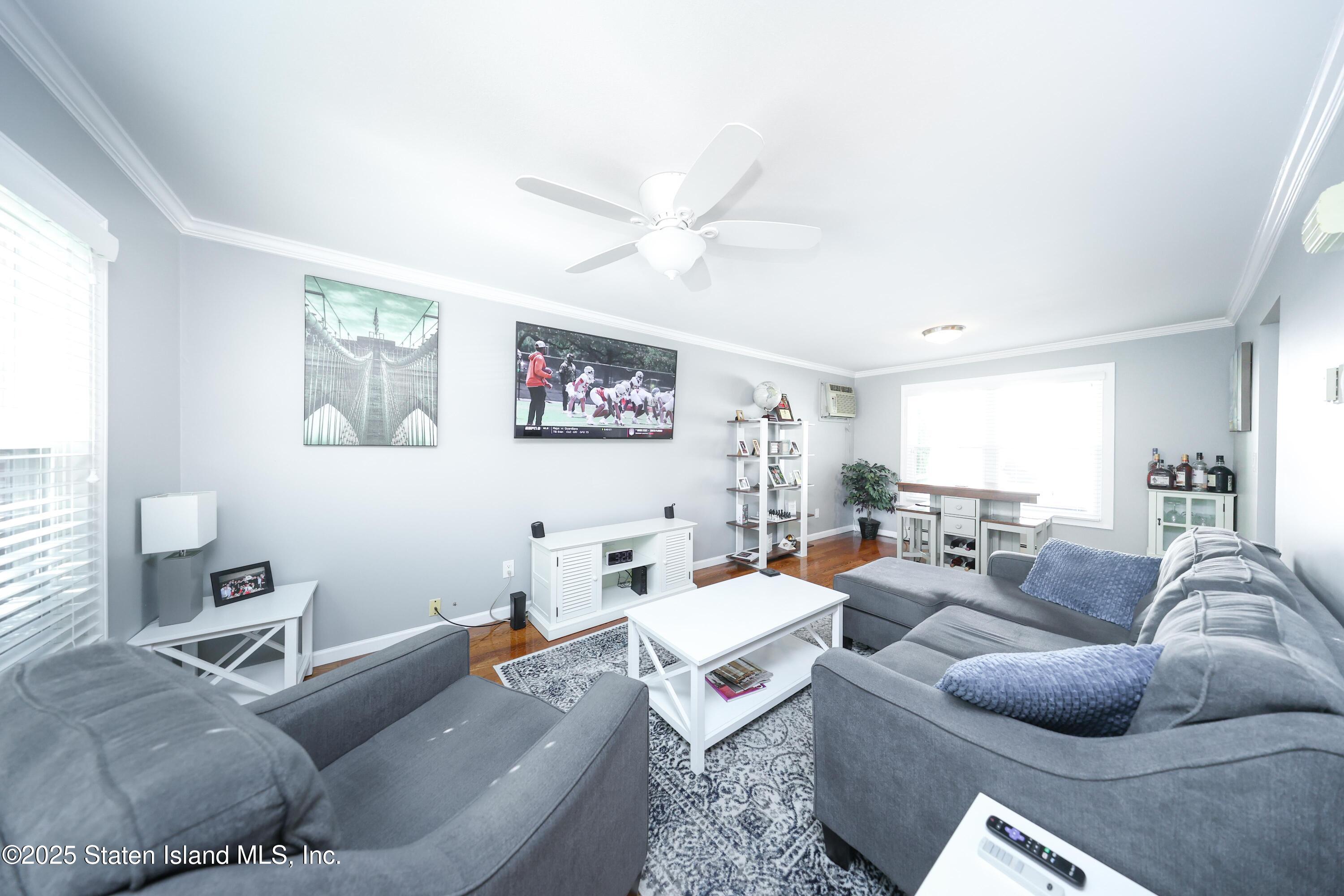 7 Egbert Place, Staten Island, NY, 10305