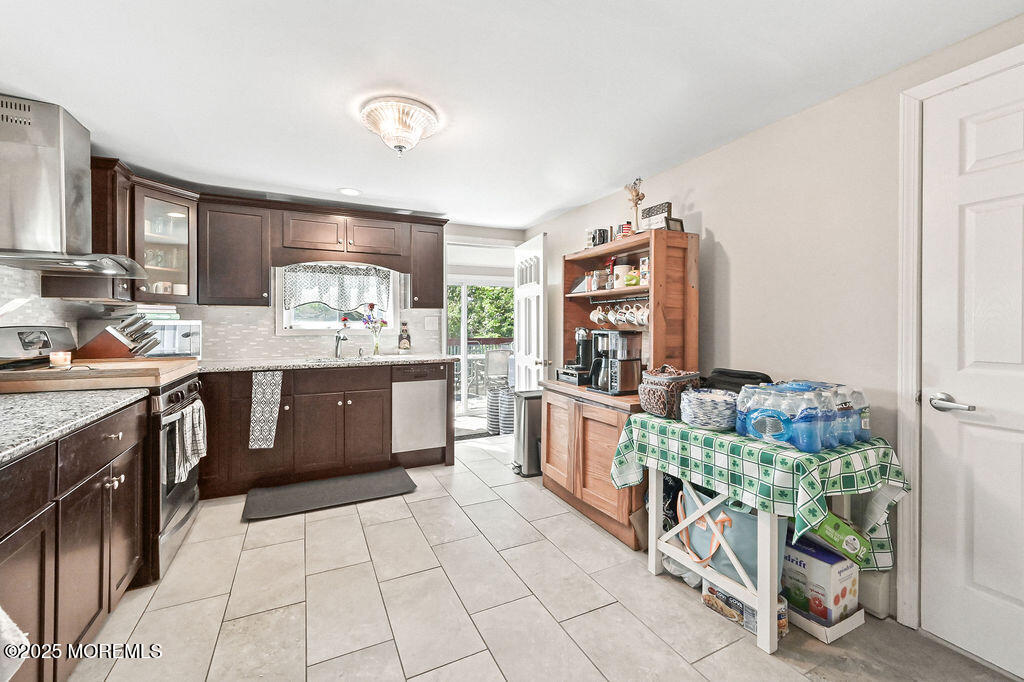 33 Oak Street, Keyport, NJ, 07735 image 17