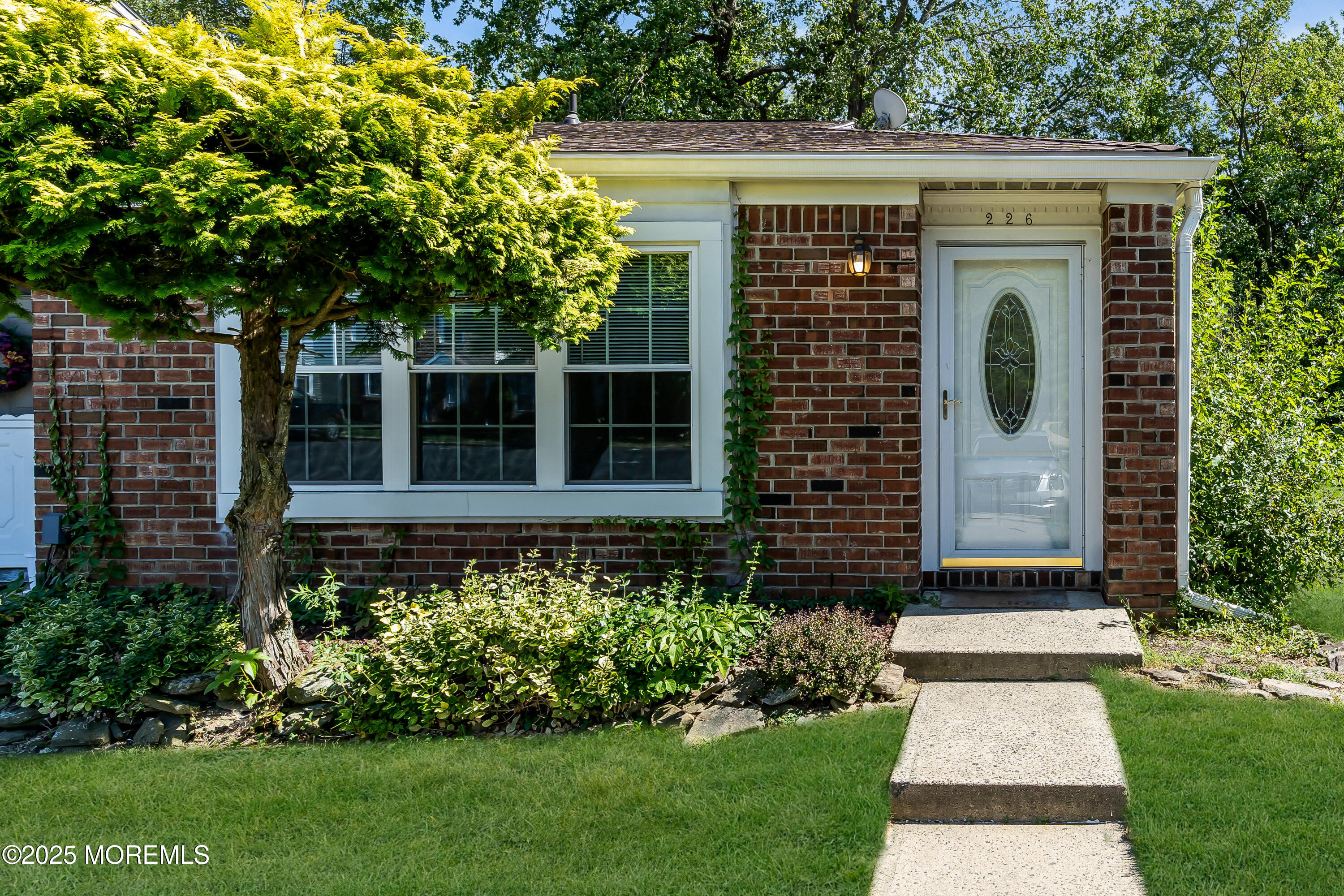 226 Chaucer Court Image 2