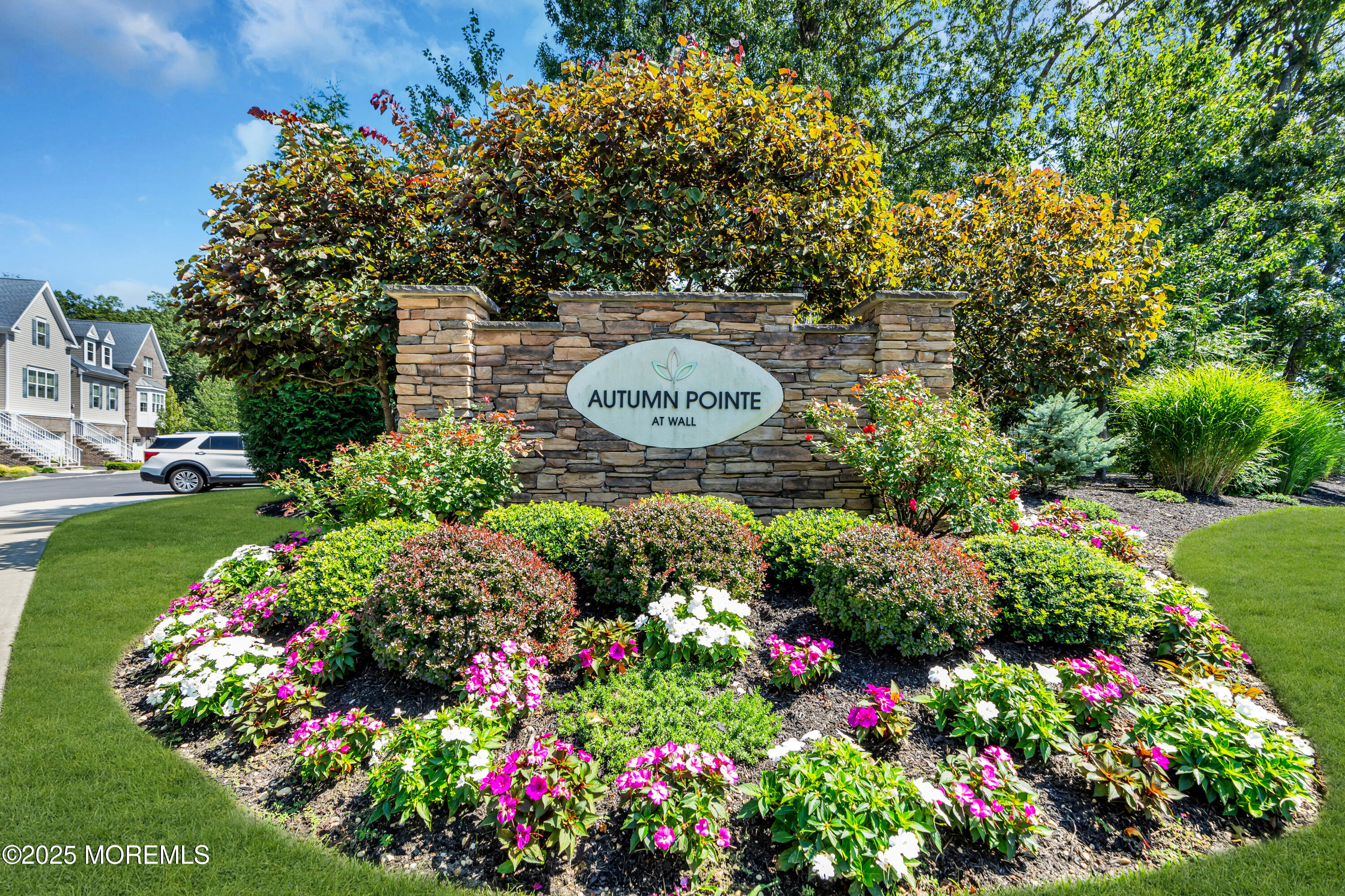 2412 Greentree Drive Image 2