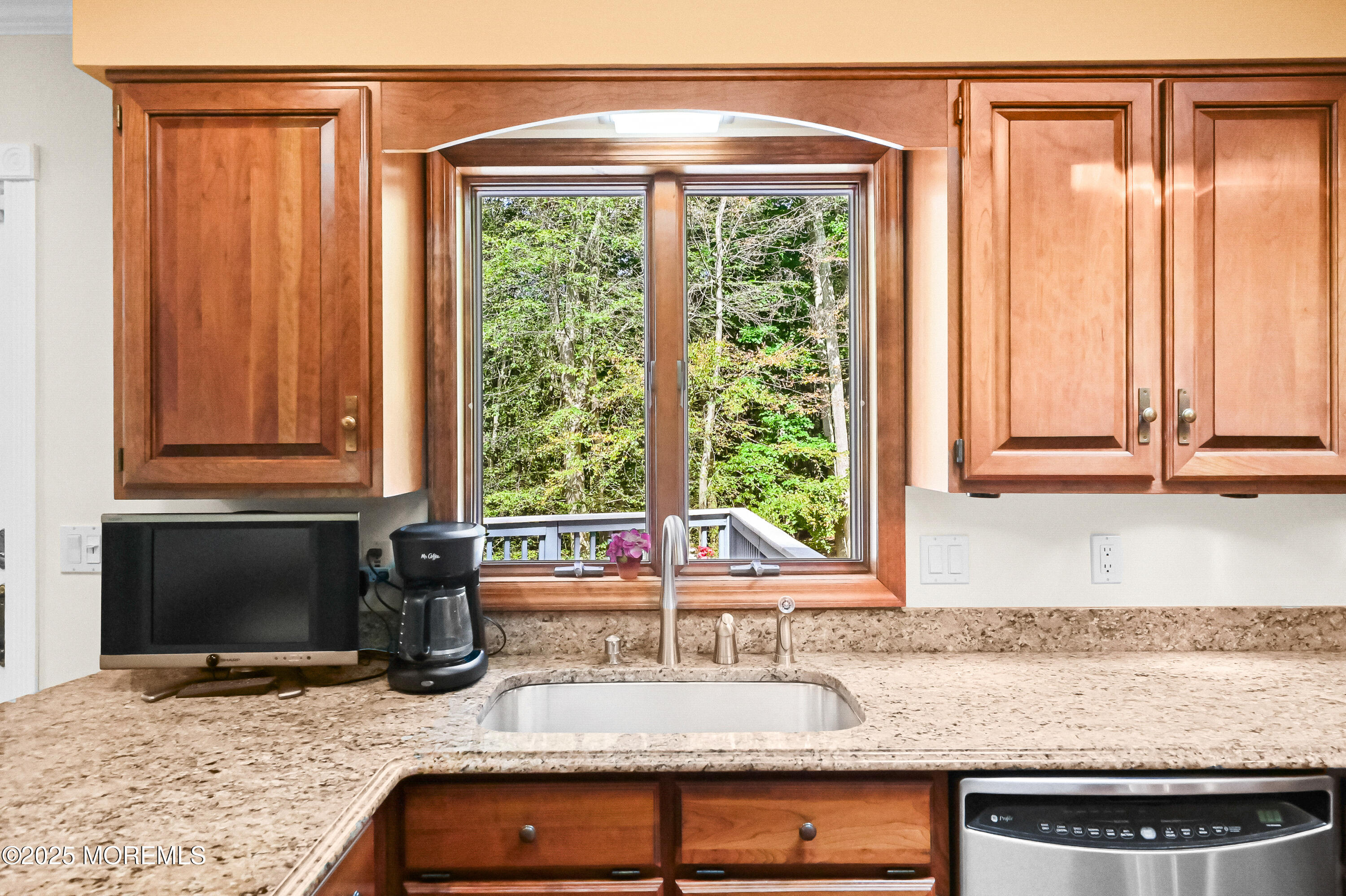 11 Deer Path, Holmdel, NJ, 07733 image 22