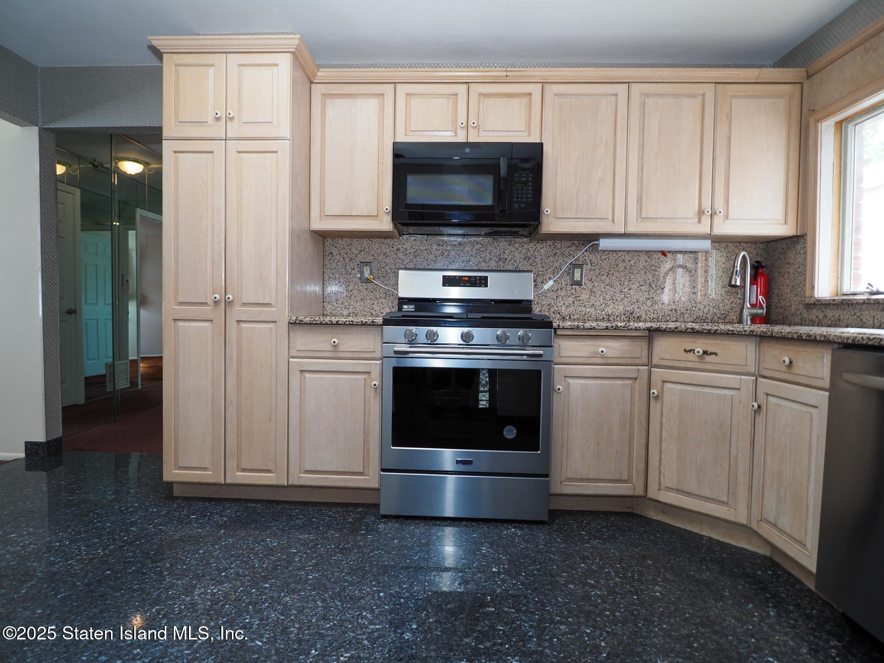 736 Tysens Lane, Staten Island, NY, 10306 image 9
