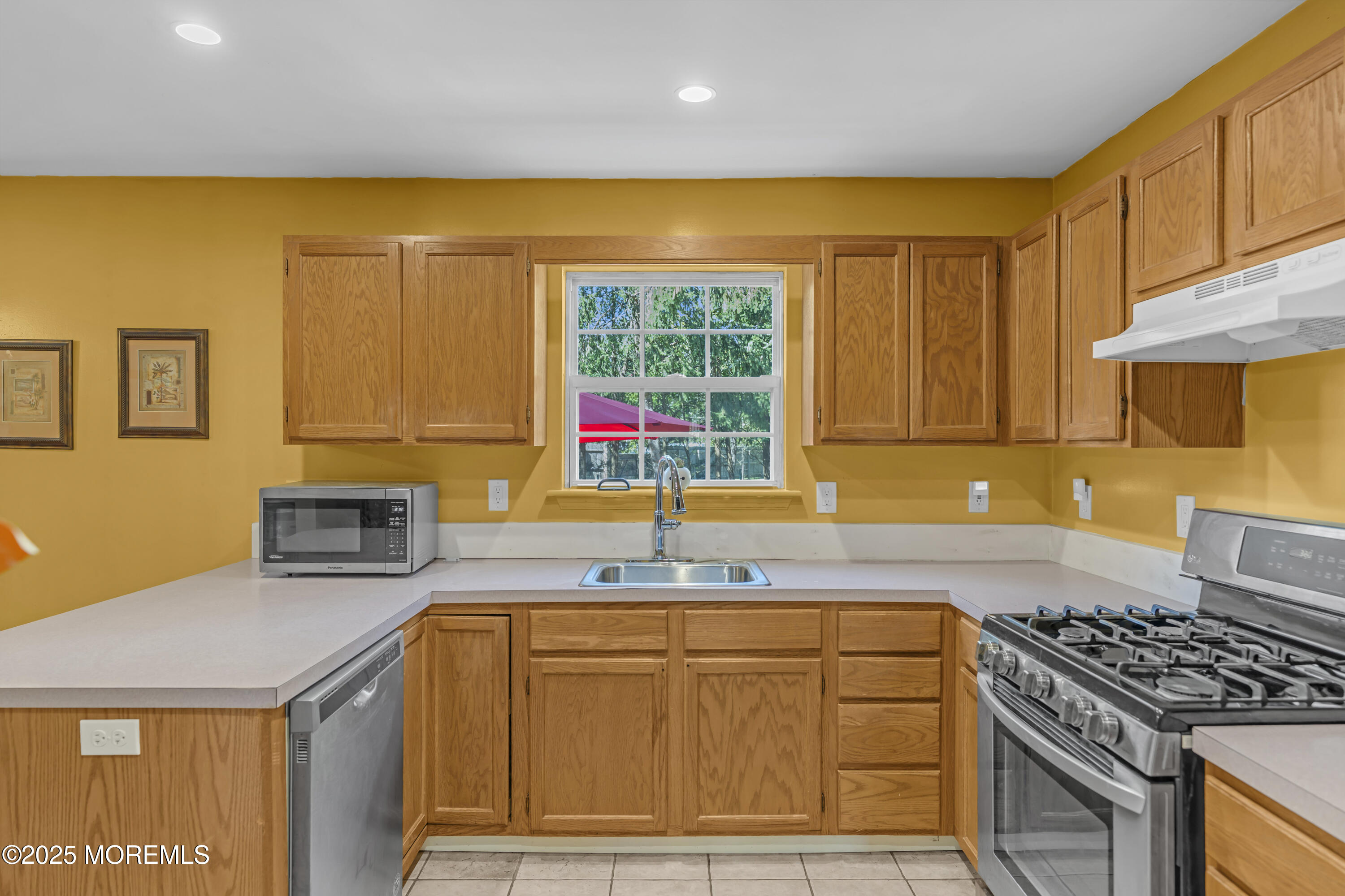 302 Maxwell Court Image 2