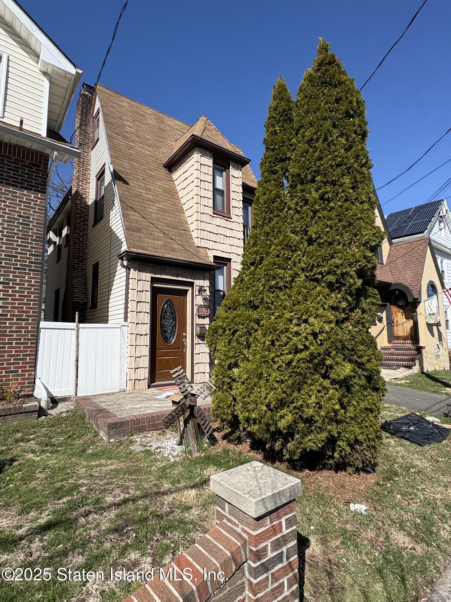 246 Dubois Avenue Image 2