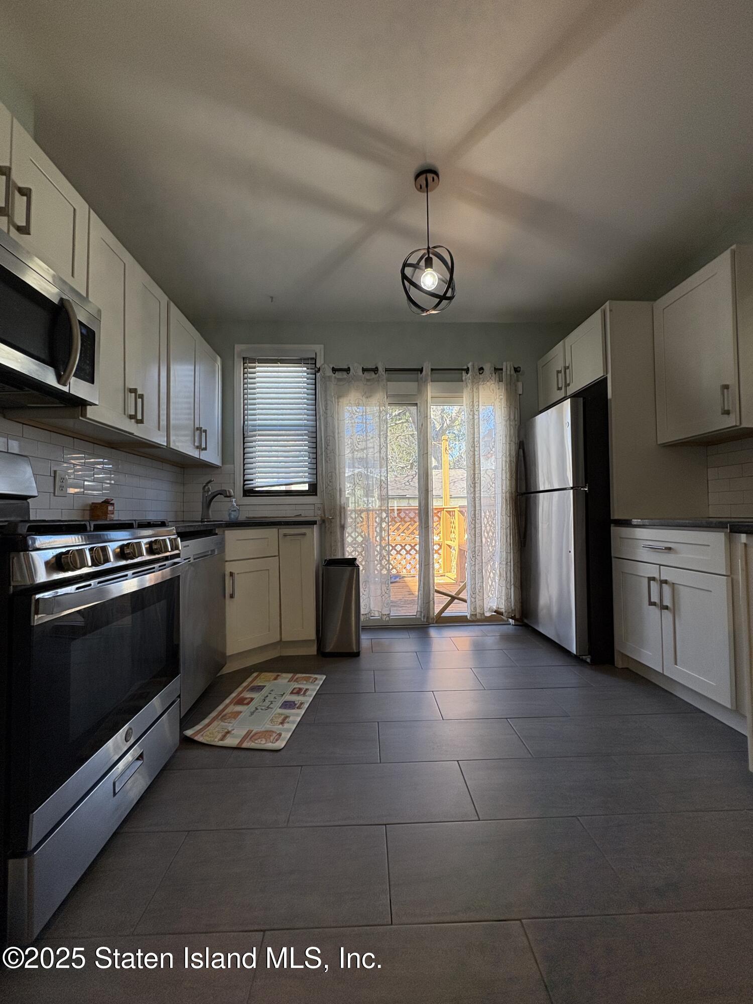 246 Dubois Avenue Image 4
