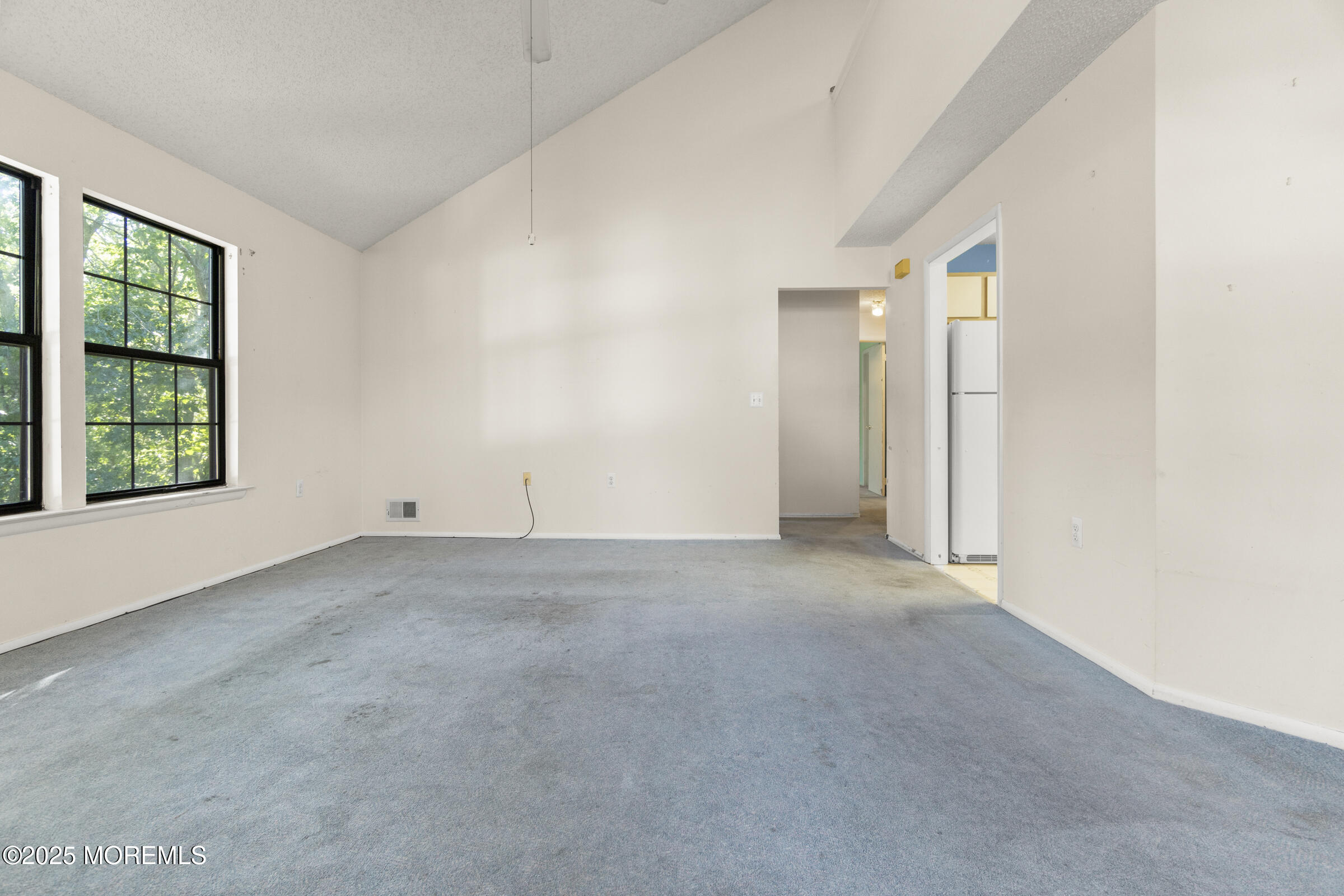 201 Begonia Court Image 5