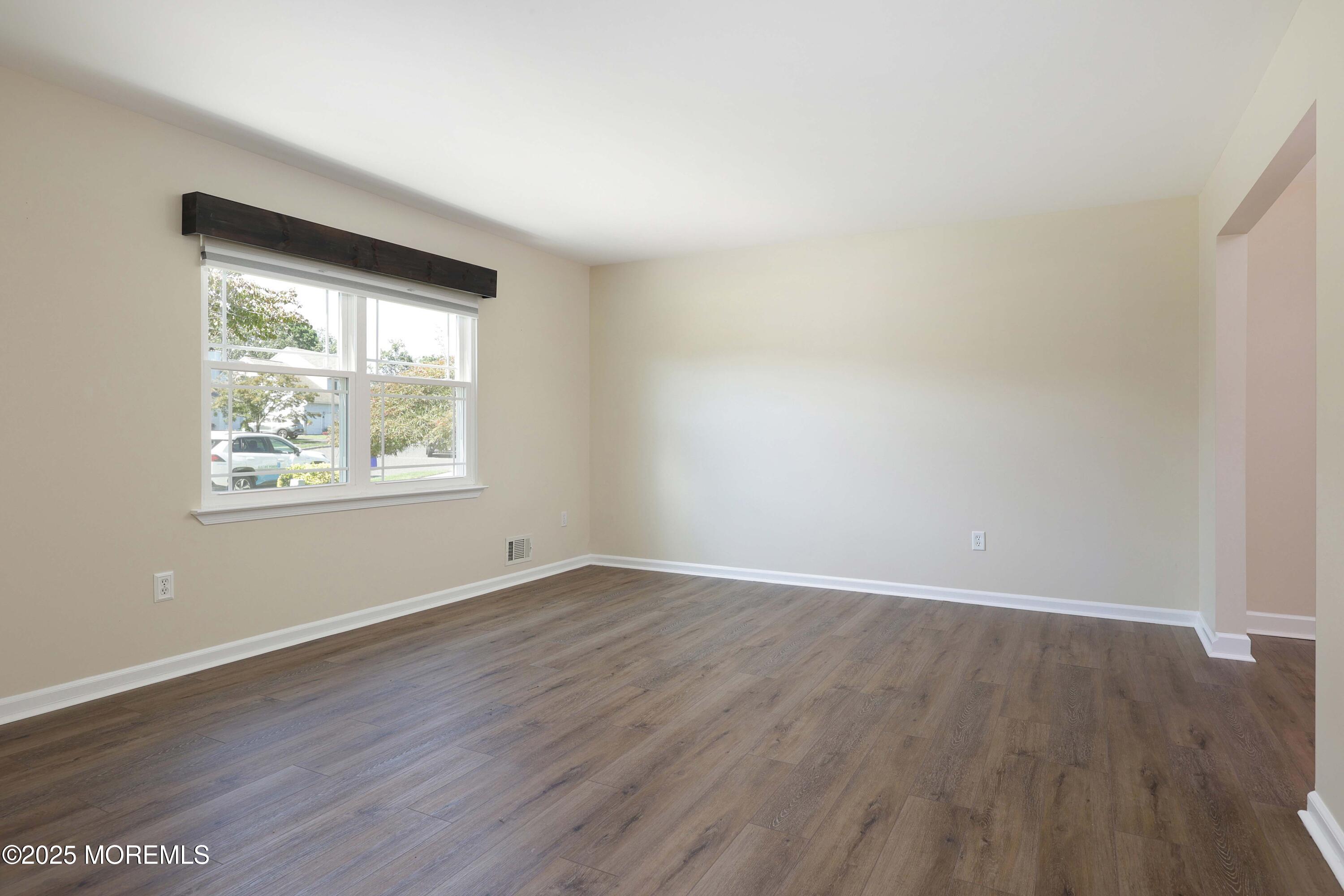 462 Austin Avenue Image 4