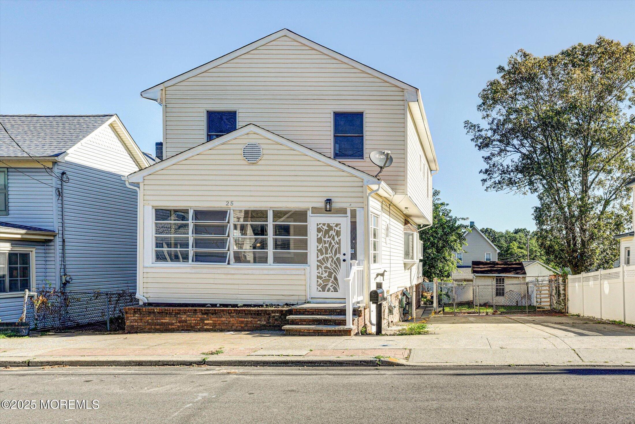 25 Roll Avenue Image 2