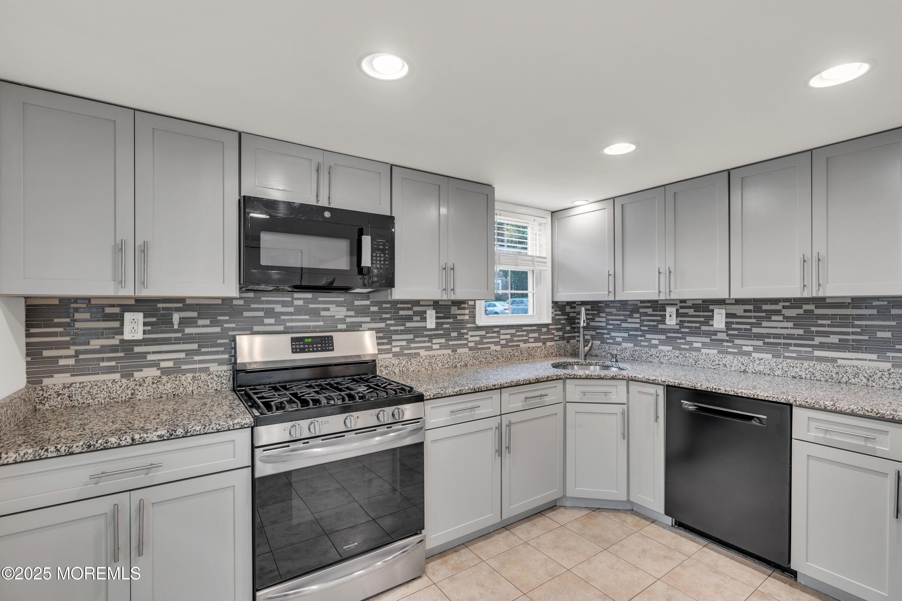 171 Bristol Court Image 5