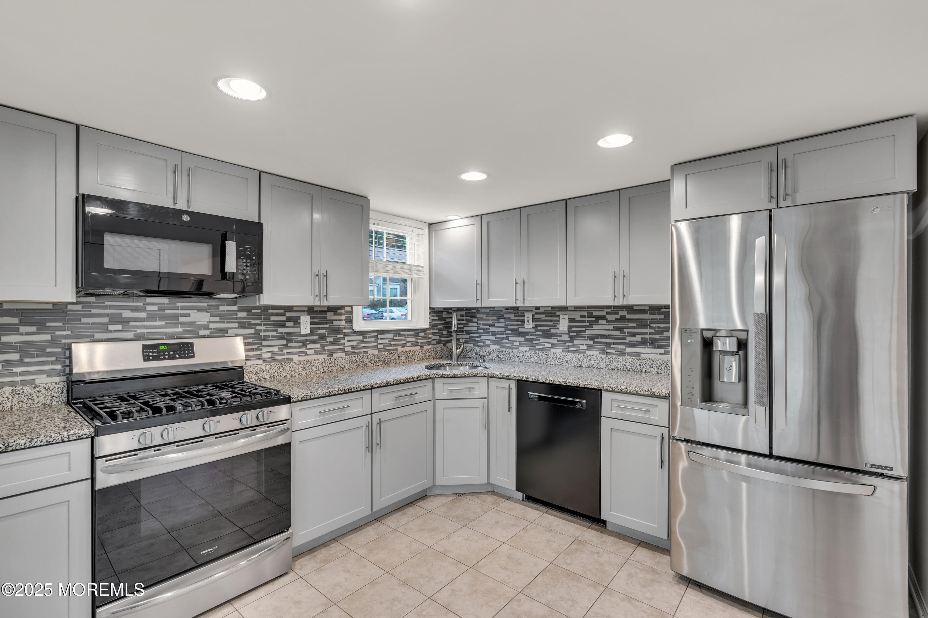 171 Bristol Court Image 4