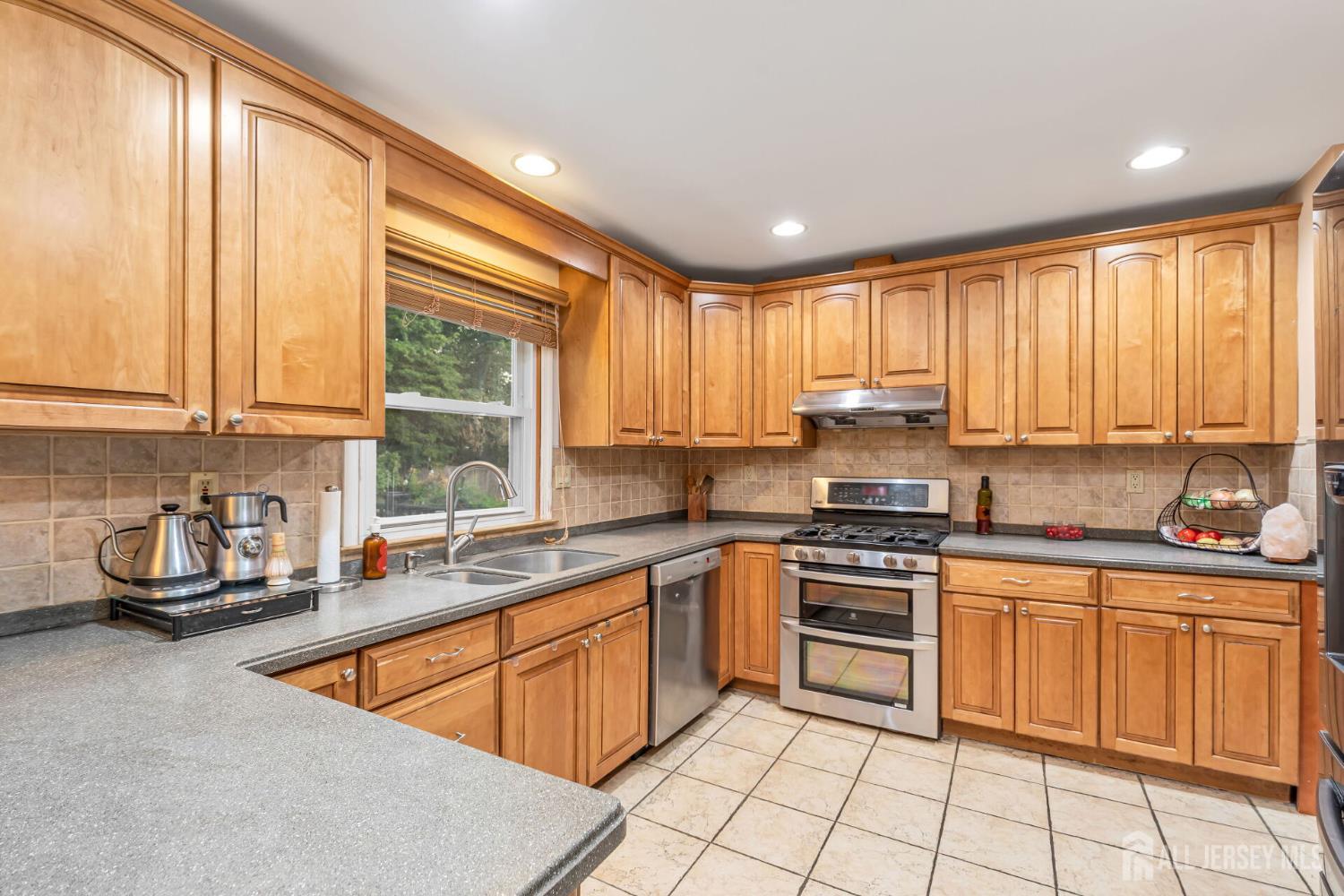 3209 Clark Lane Image 5