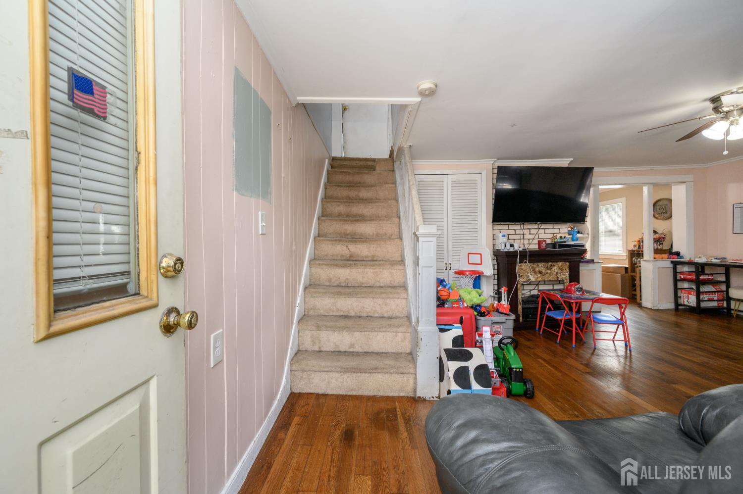 17 Tennent Avenue Image 1
