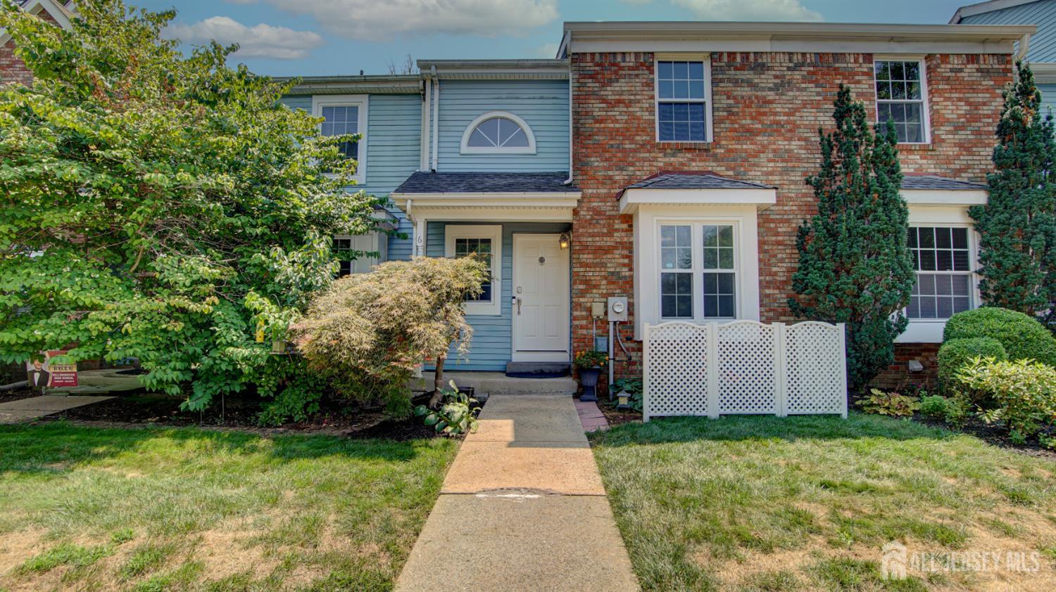 6 Pond Court Image 1