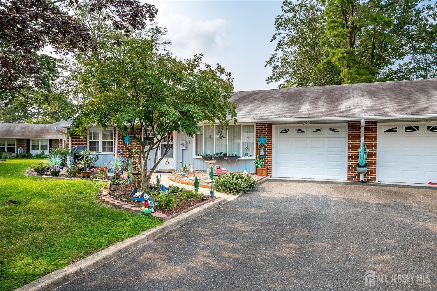 1052 Shetland Drive B Image 4