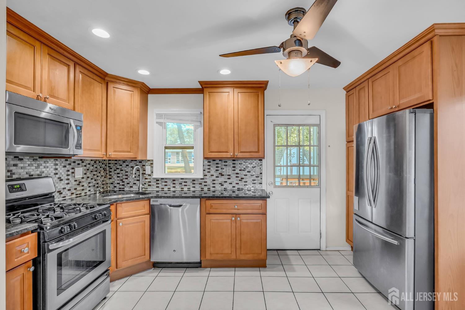 58 Rose Street, Edison, NJ, 08817 image 16