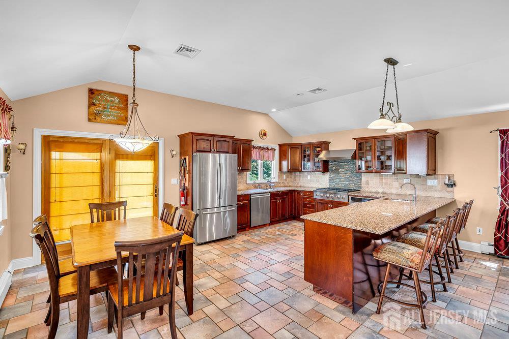 87 Amwell Road Image 5
