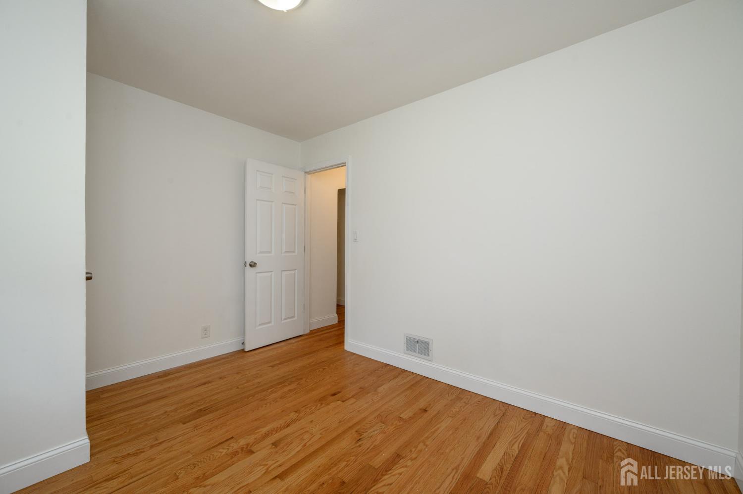 31 Gold Street, Edison, NJ, 08837 image 16