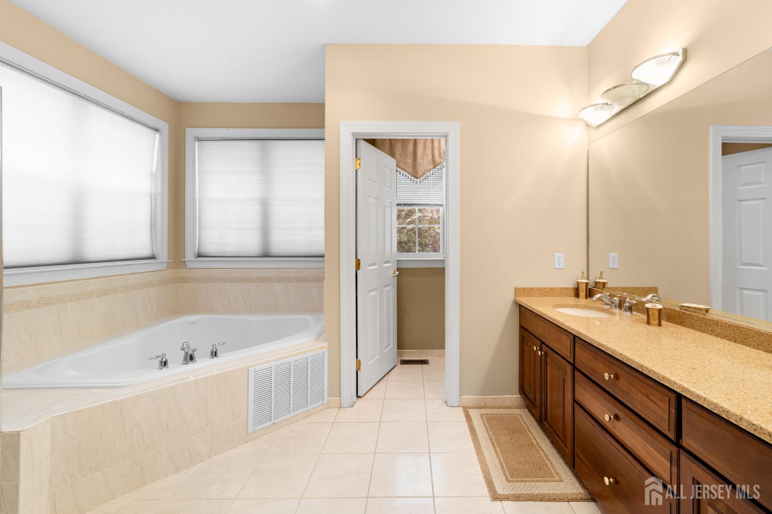 319 Highgate Court, Marlboro, NJ, 07746 image 14