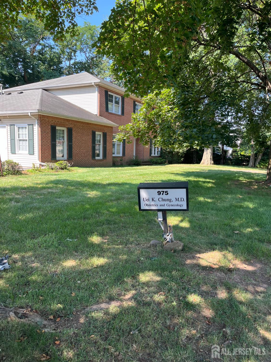 975 Inman Avenue Image 3