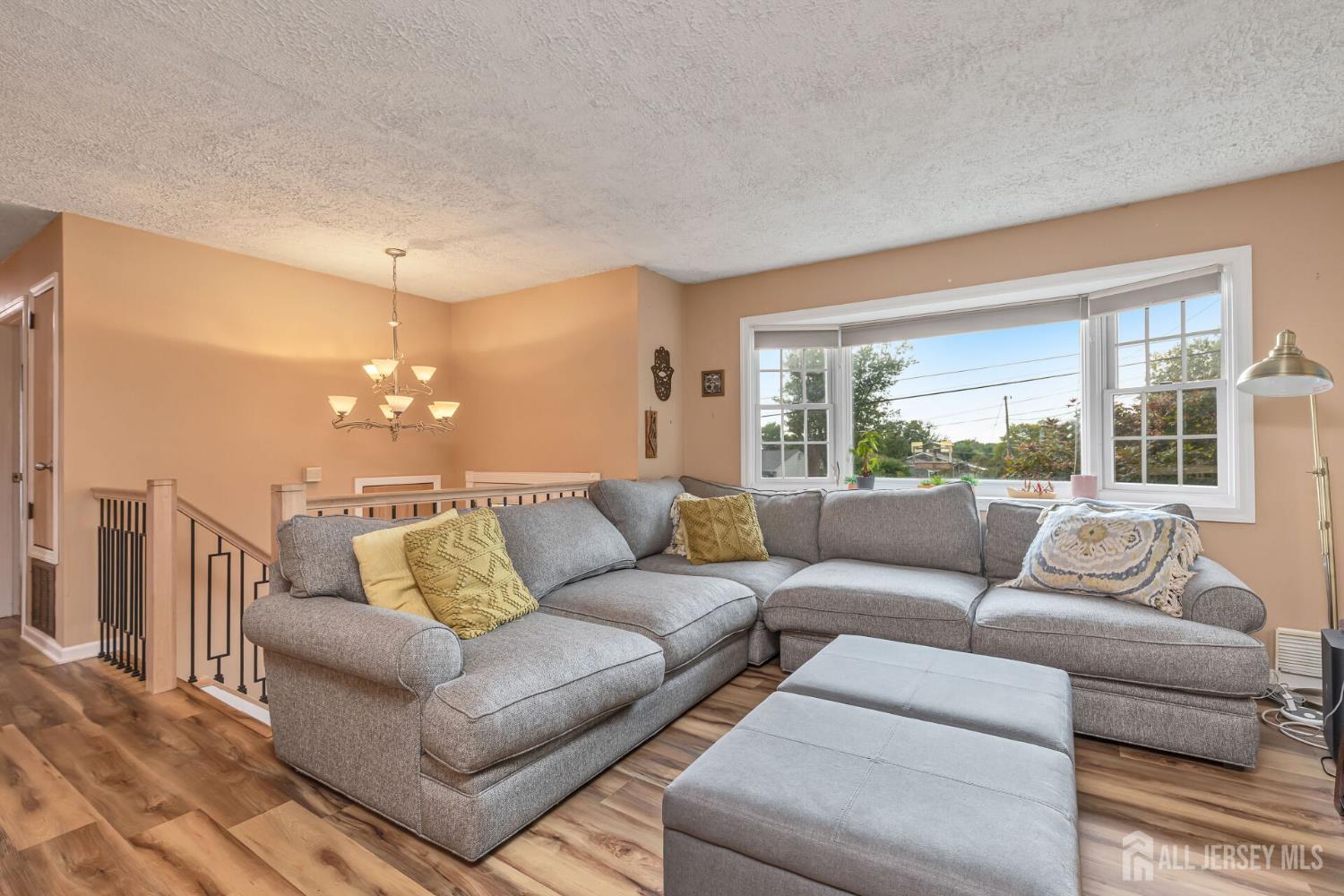 3209 Clark Lane Image 2
