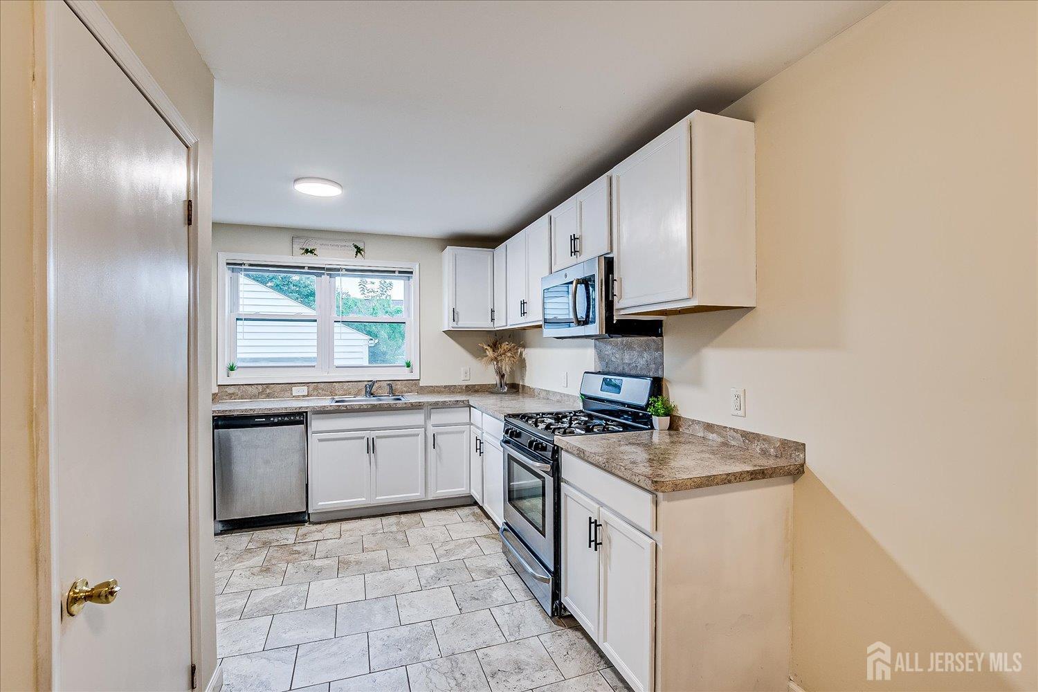 54 Holly Street, Port Reading, NJ, 07064 image 11